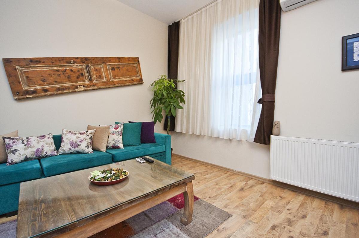 Apartment photo 2