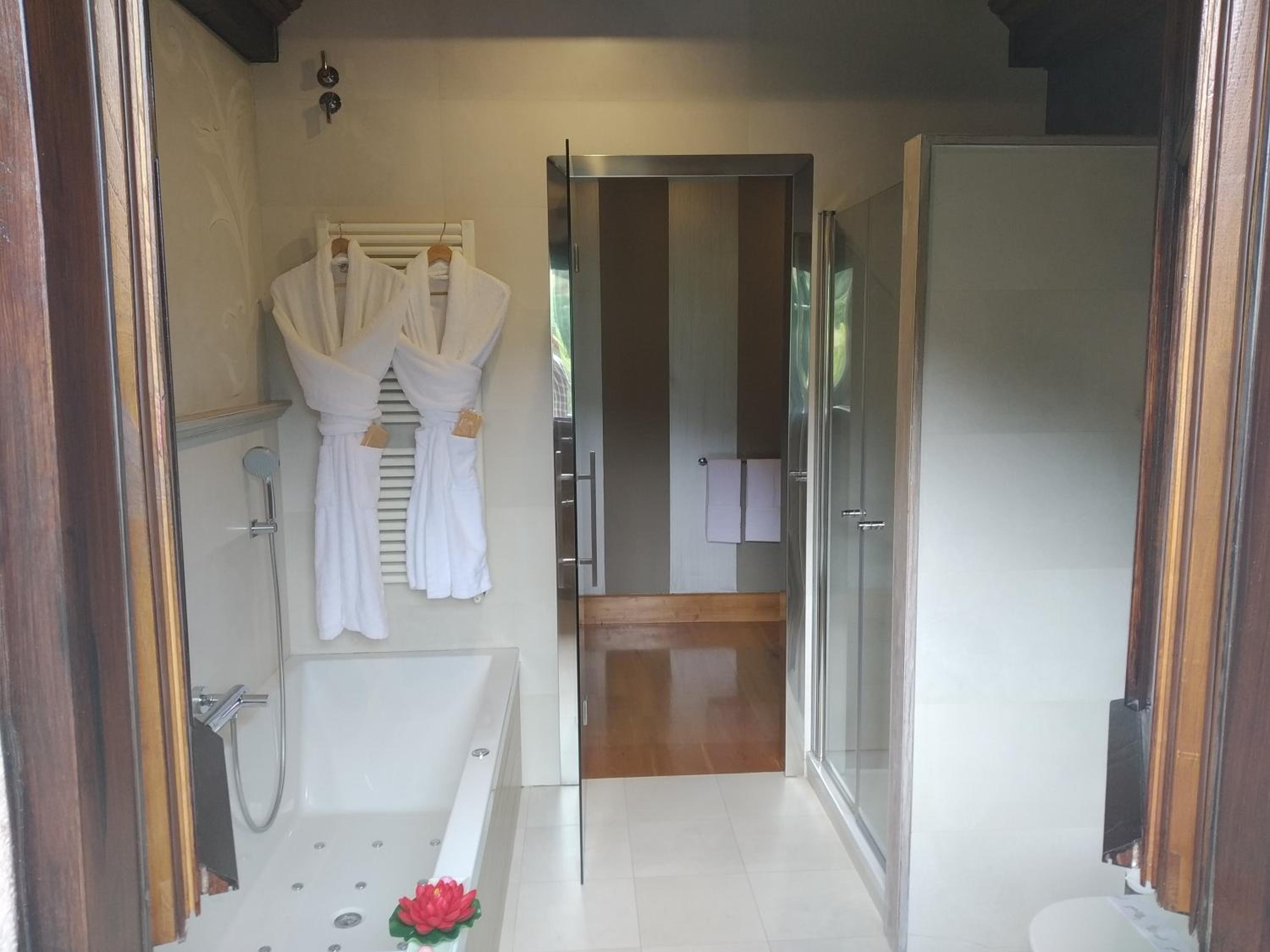 Suite Queen con Bañera de Hidromasaje Suite Queen con Bañera de Hidromasaje