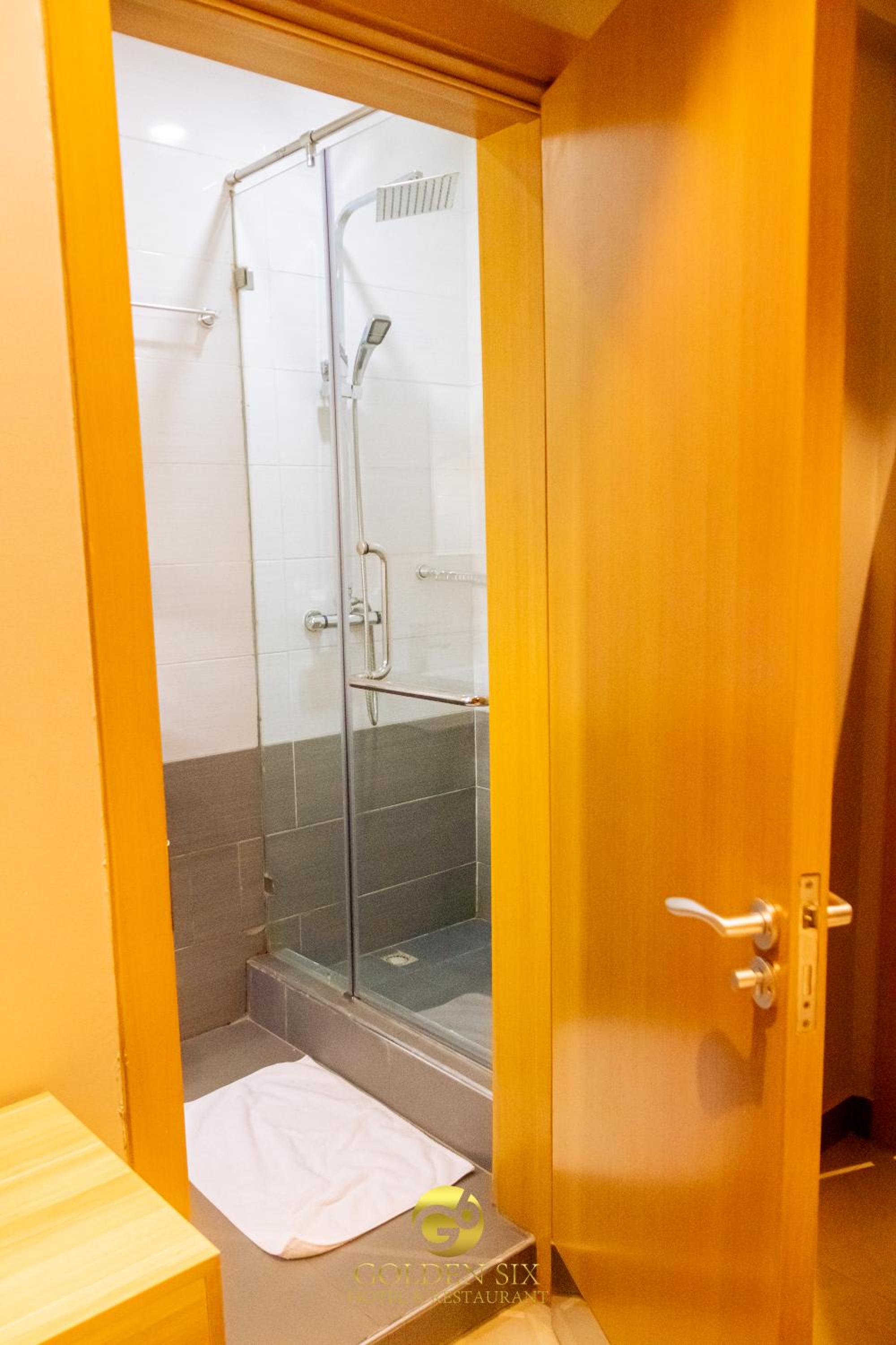 Deluxe Suite - Photo 5