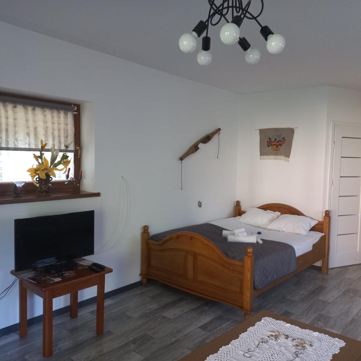 One-Bedroom House - Photo 22