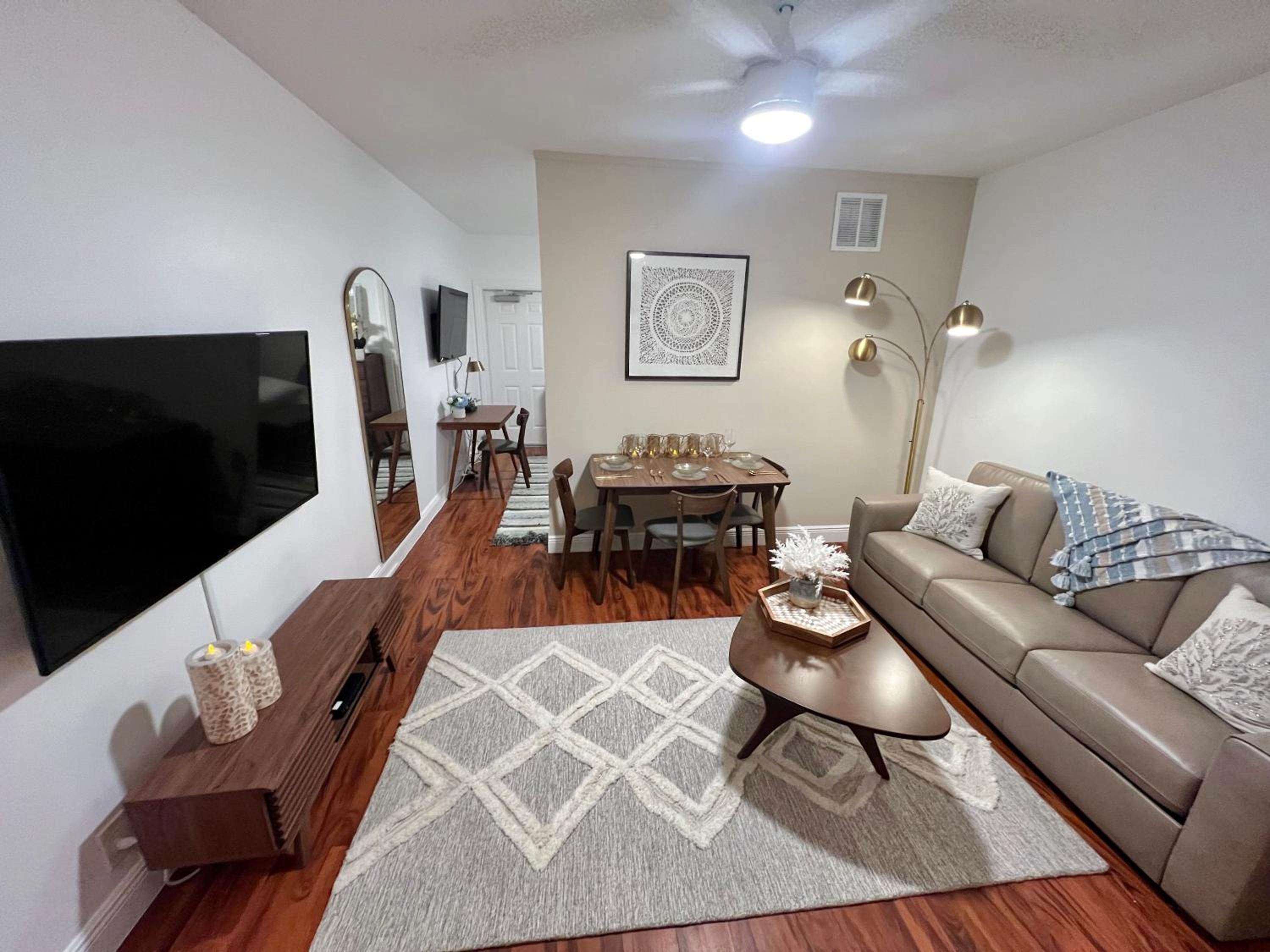 One-Bedroom Apartment - Photo 1