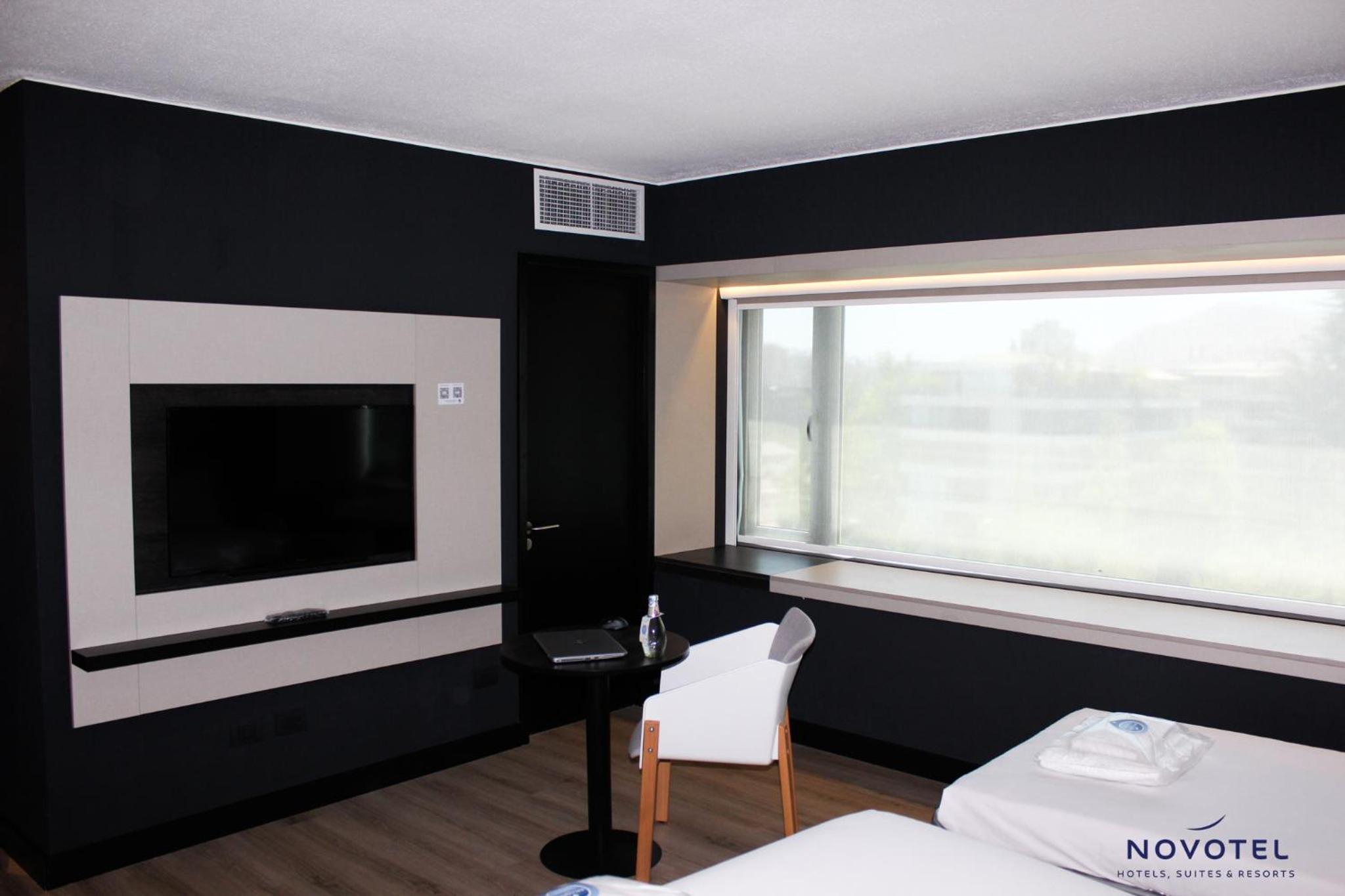 Executive King Room - Photo 9
