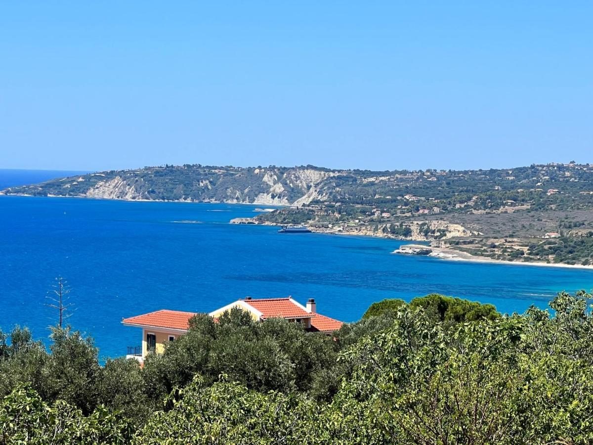 Standard Triple Room with Sea View photo 3