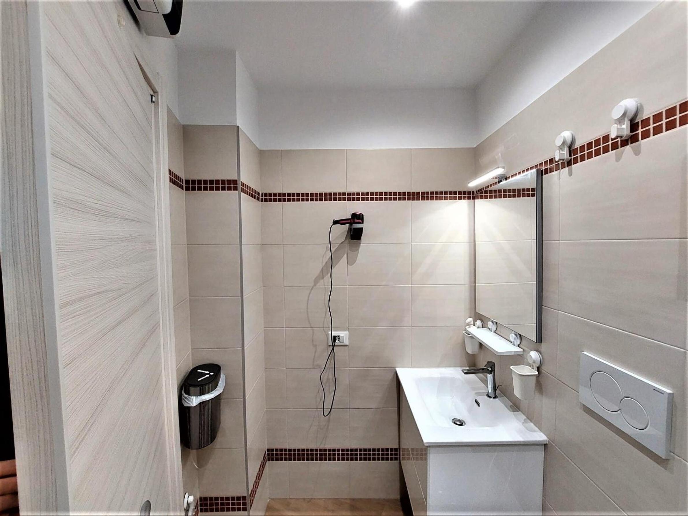 Large Double or Twin Room photo 2