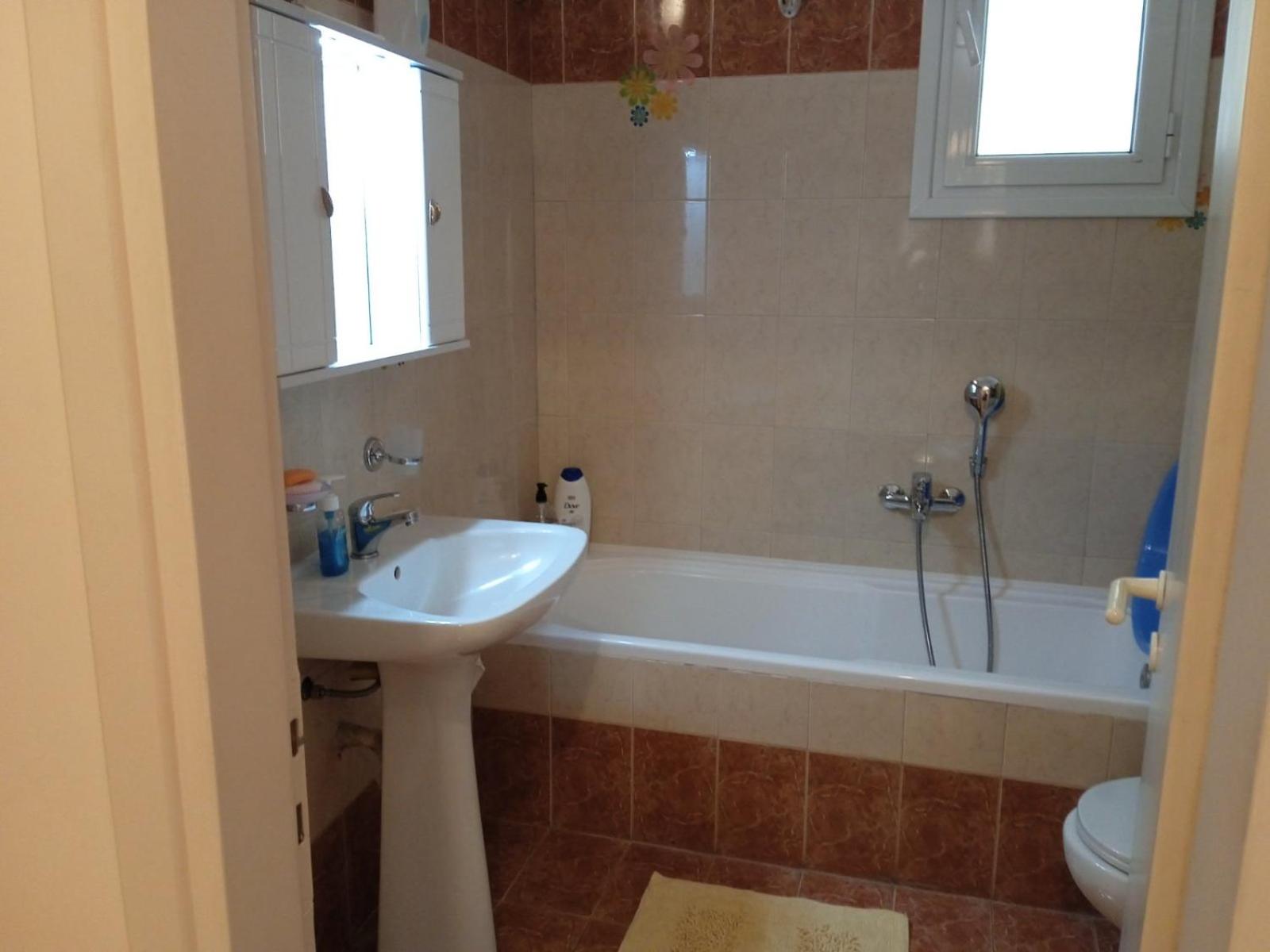 One-Bedroom Apartment - Photo 14