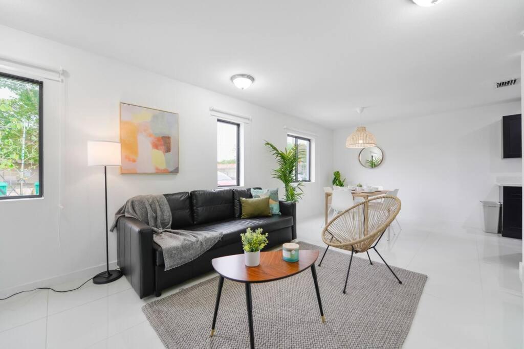 Three-Bedroom House photo 1