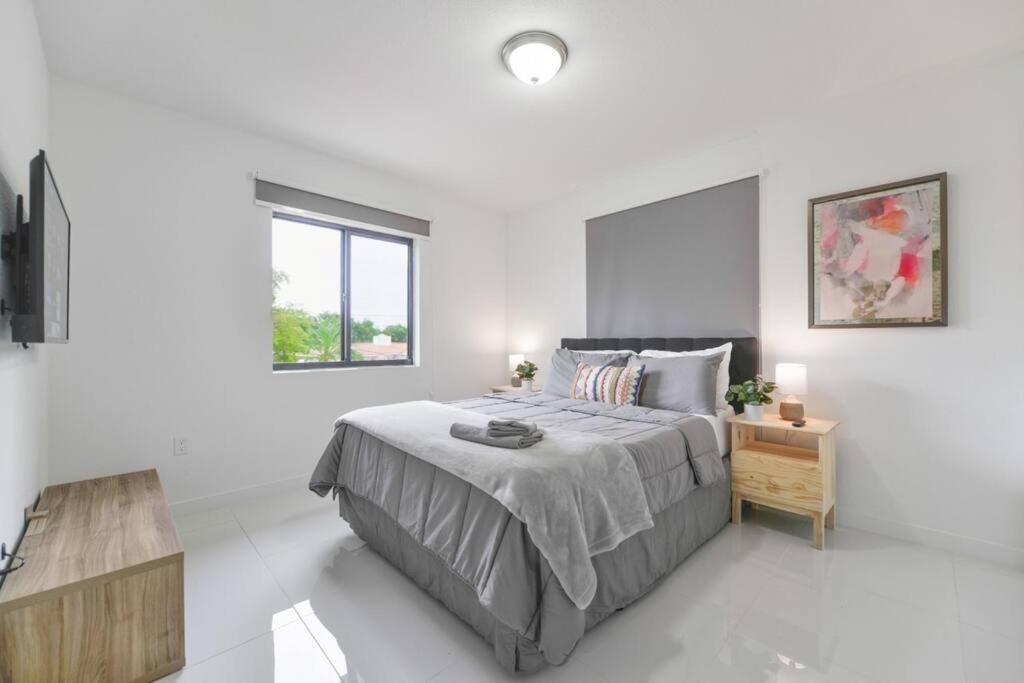 Three-Bedroom House photo 2