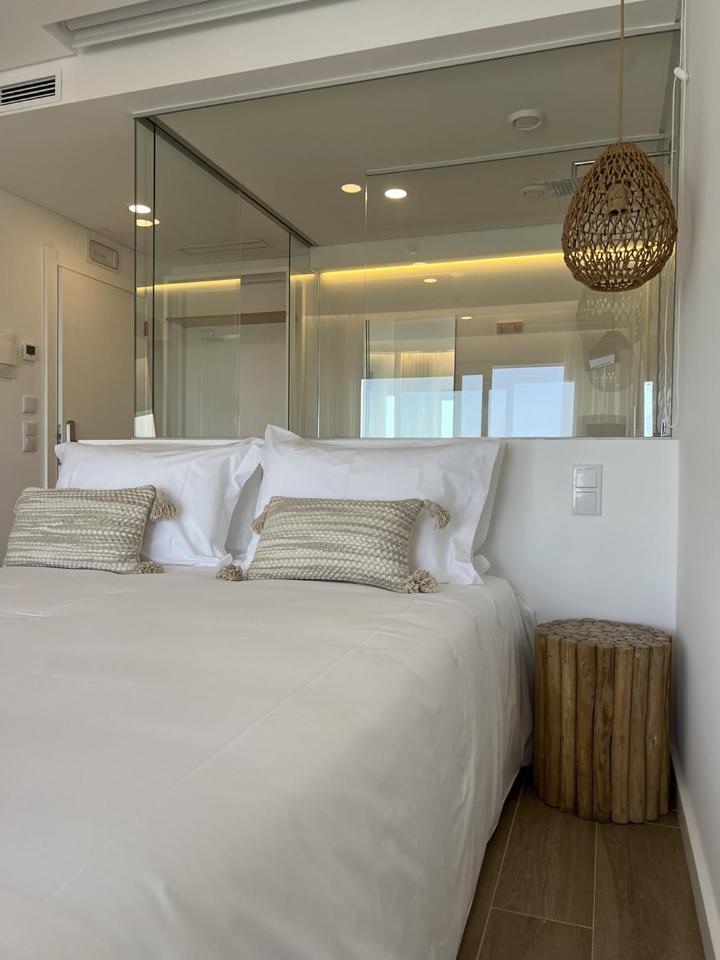 Deluxe Double Room with Balcony and Sea View