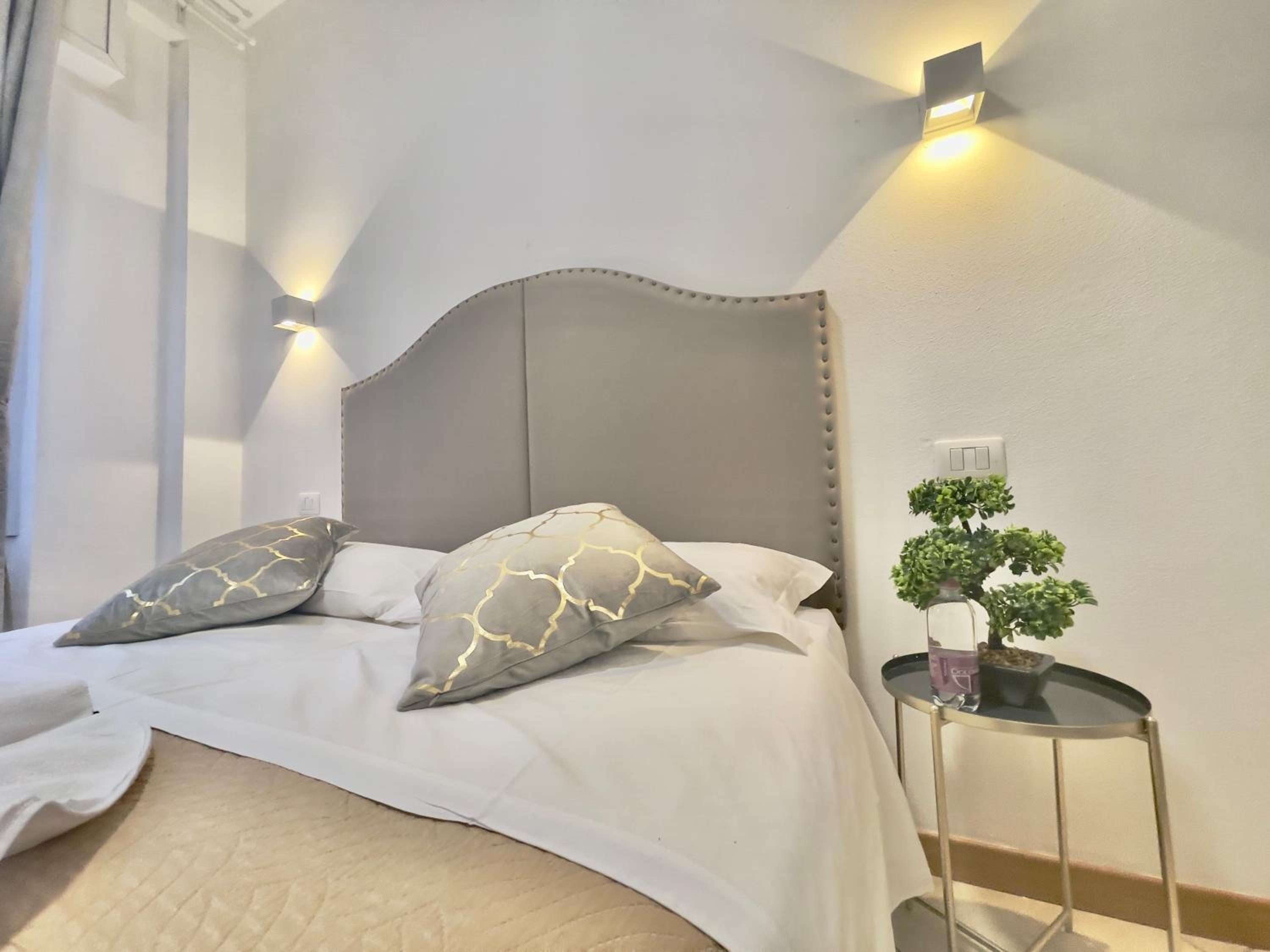 Quadruple Room with Bathroom - Photo 1