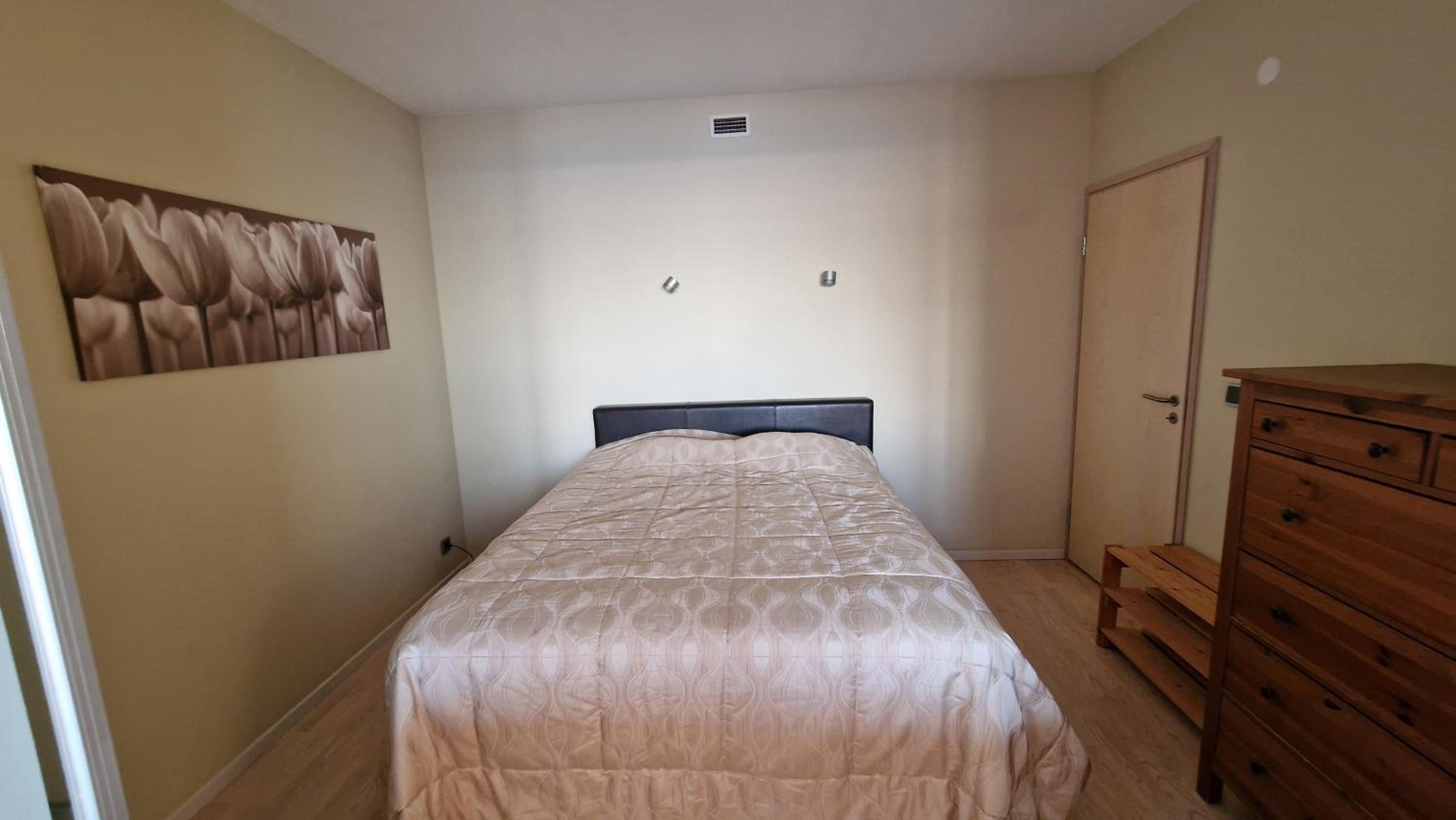 Suite with Hot Tub - Photo 7