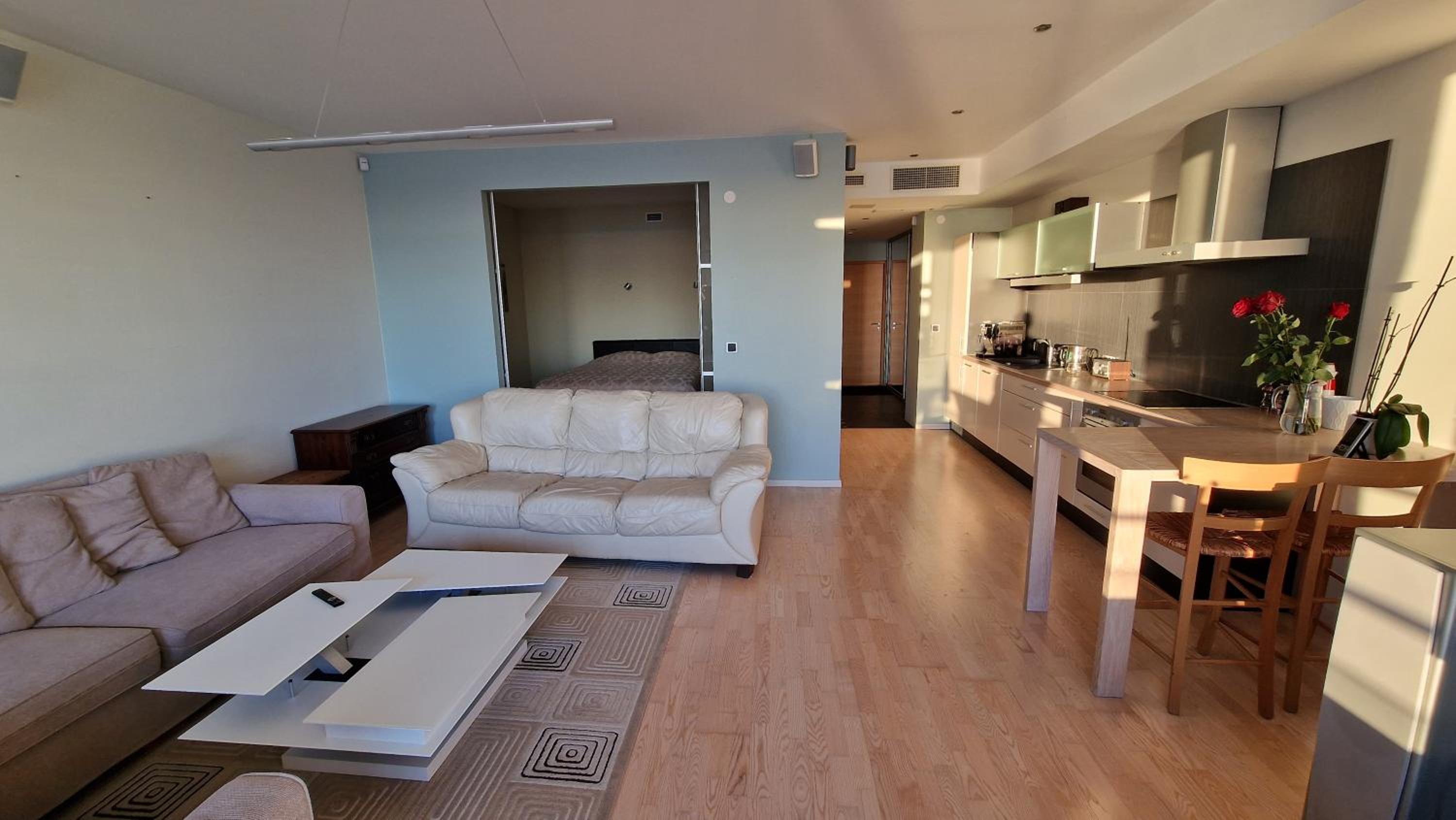 Suite with Hot Tub - Photo 8