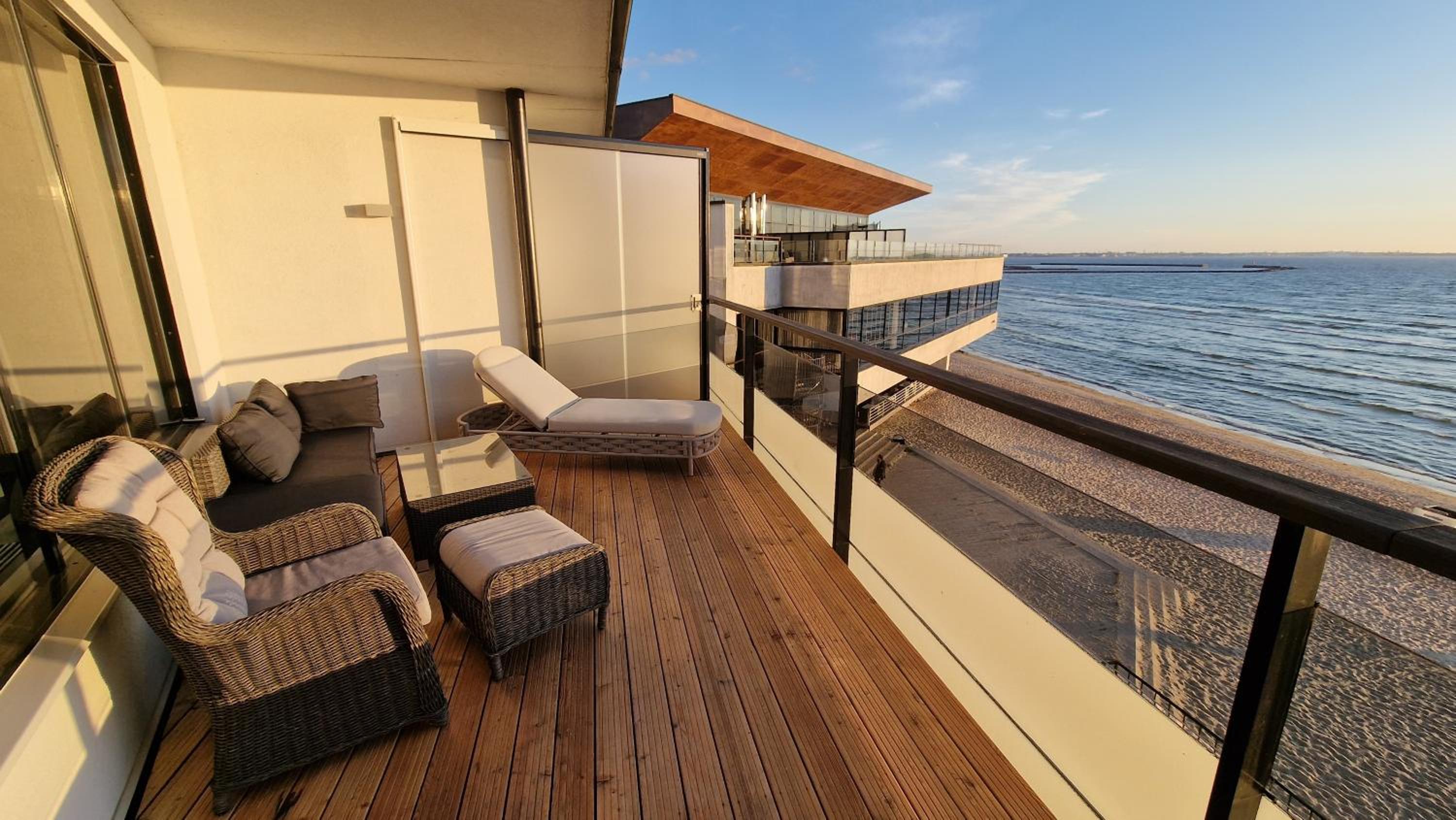 Suite with Hot Tub - Photo 10