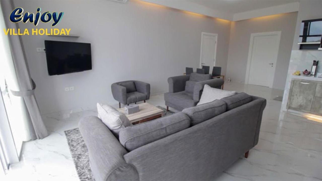 One-Bedroom Apartment - Photo 1