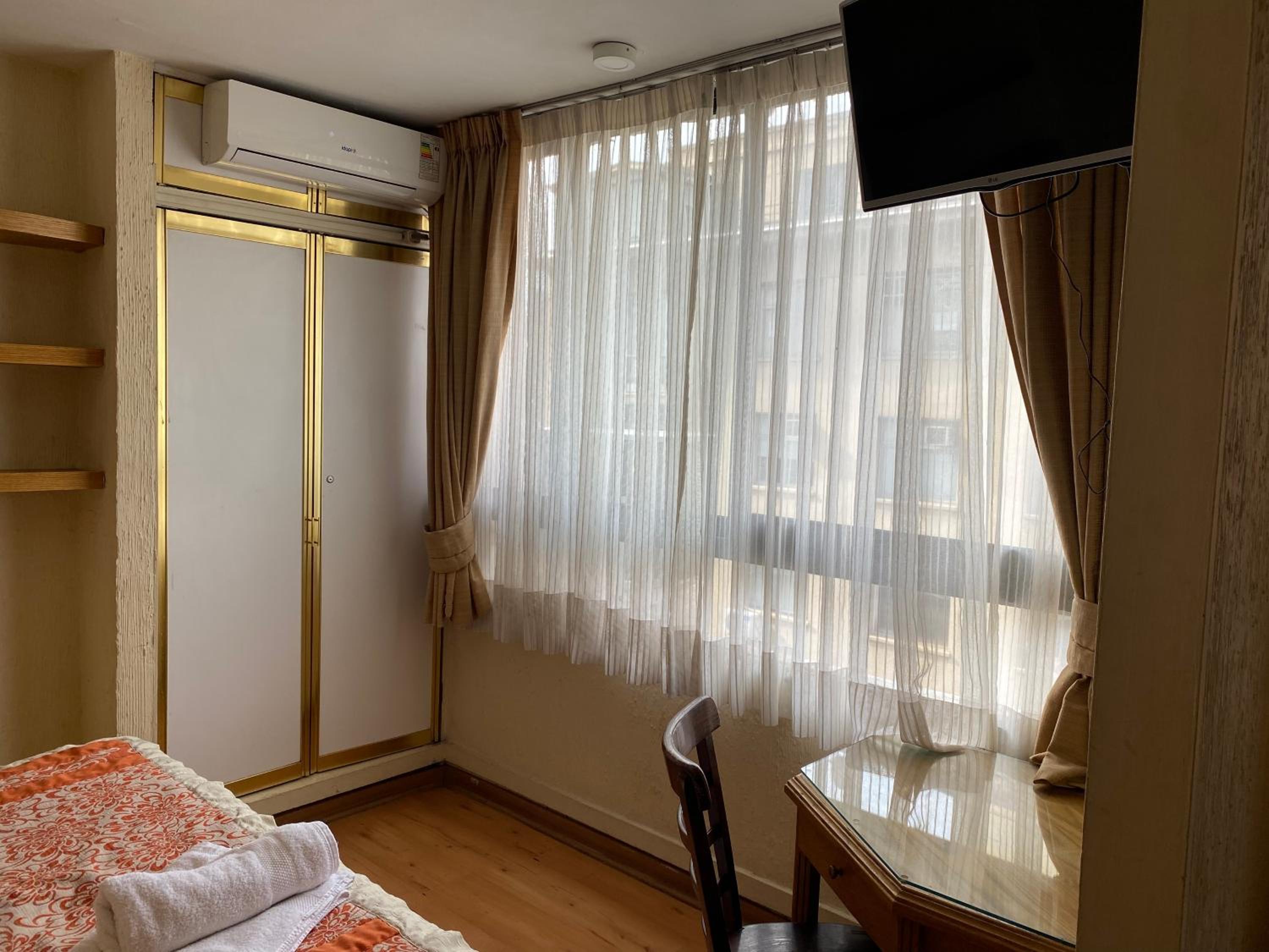 Triple Room with Private Bathroom photo 2