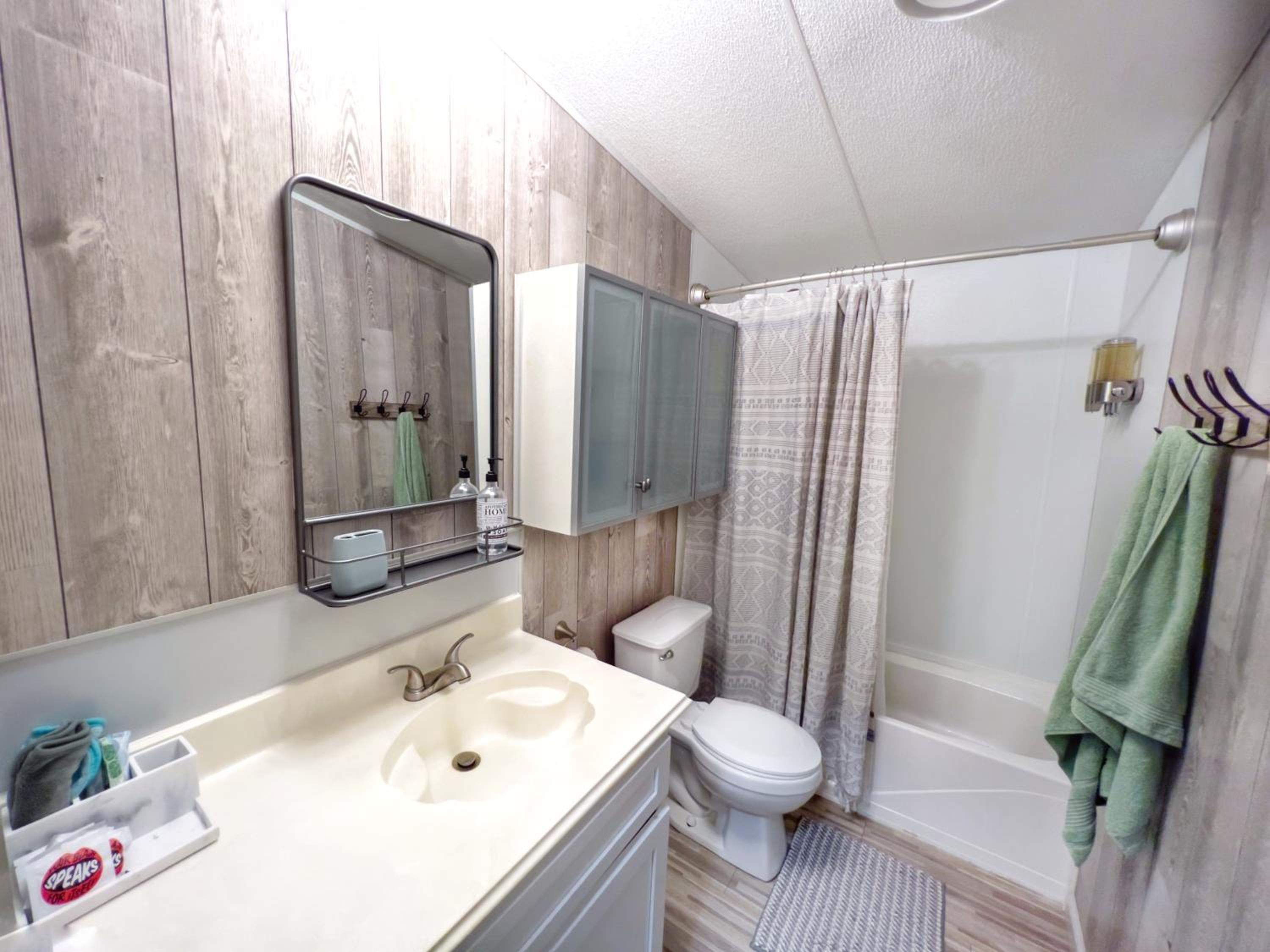 Four-Bedroom House - Photo 24