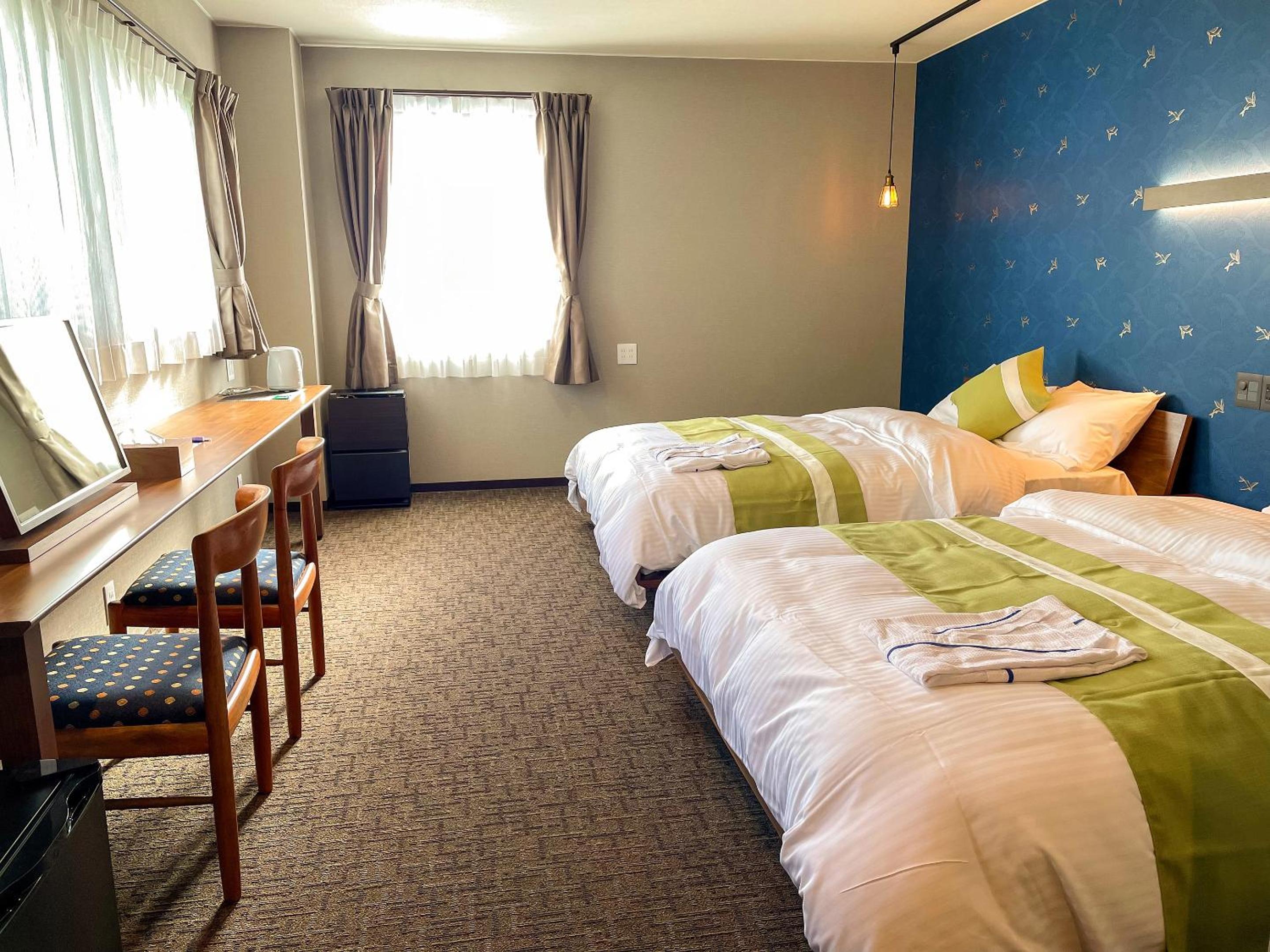 Double or Twin Room with Private Bathroom - Photo 5