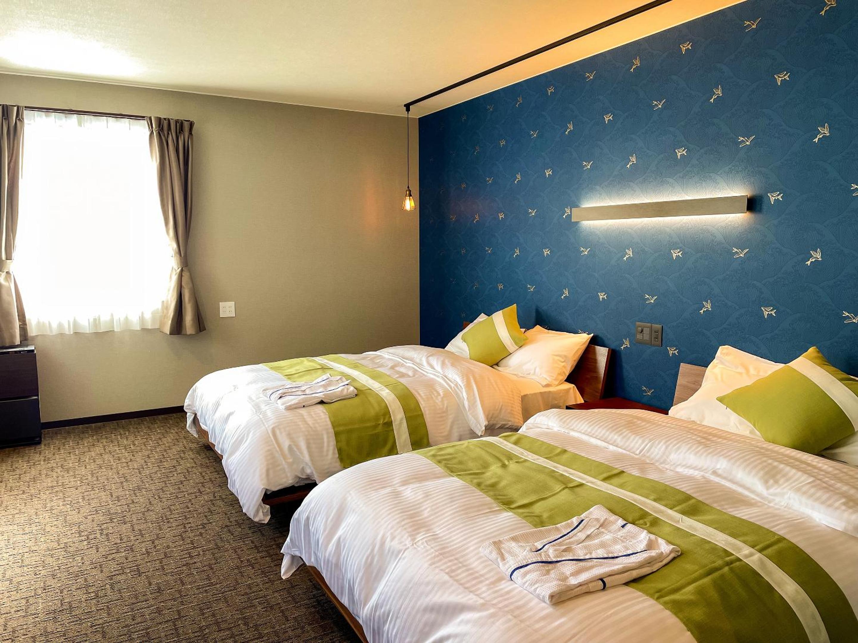 Double or Twin Room with Private Bathroom - Photo 4