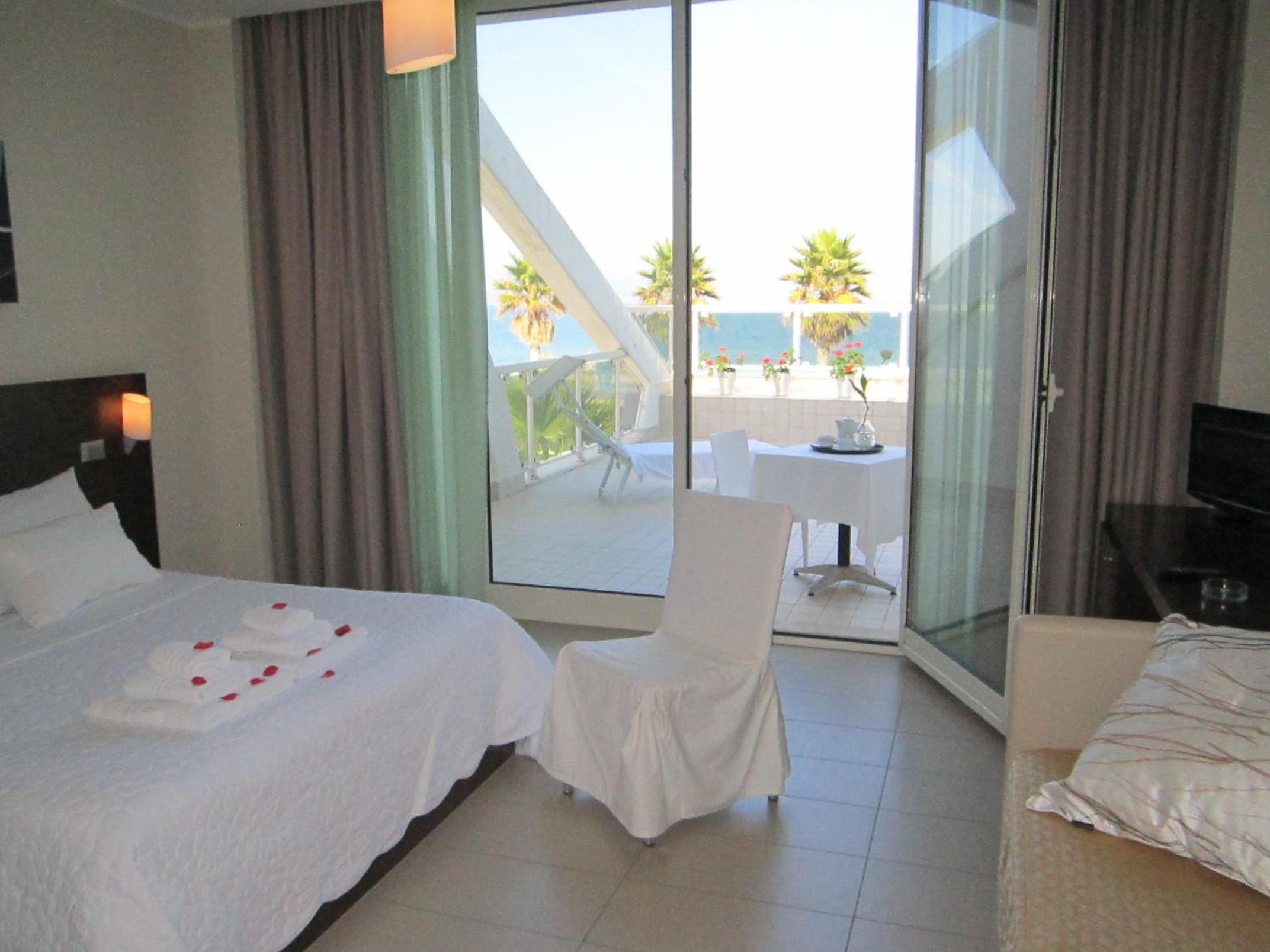 Junior Suite with Terrace and Sea View - Photo 26