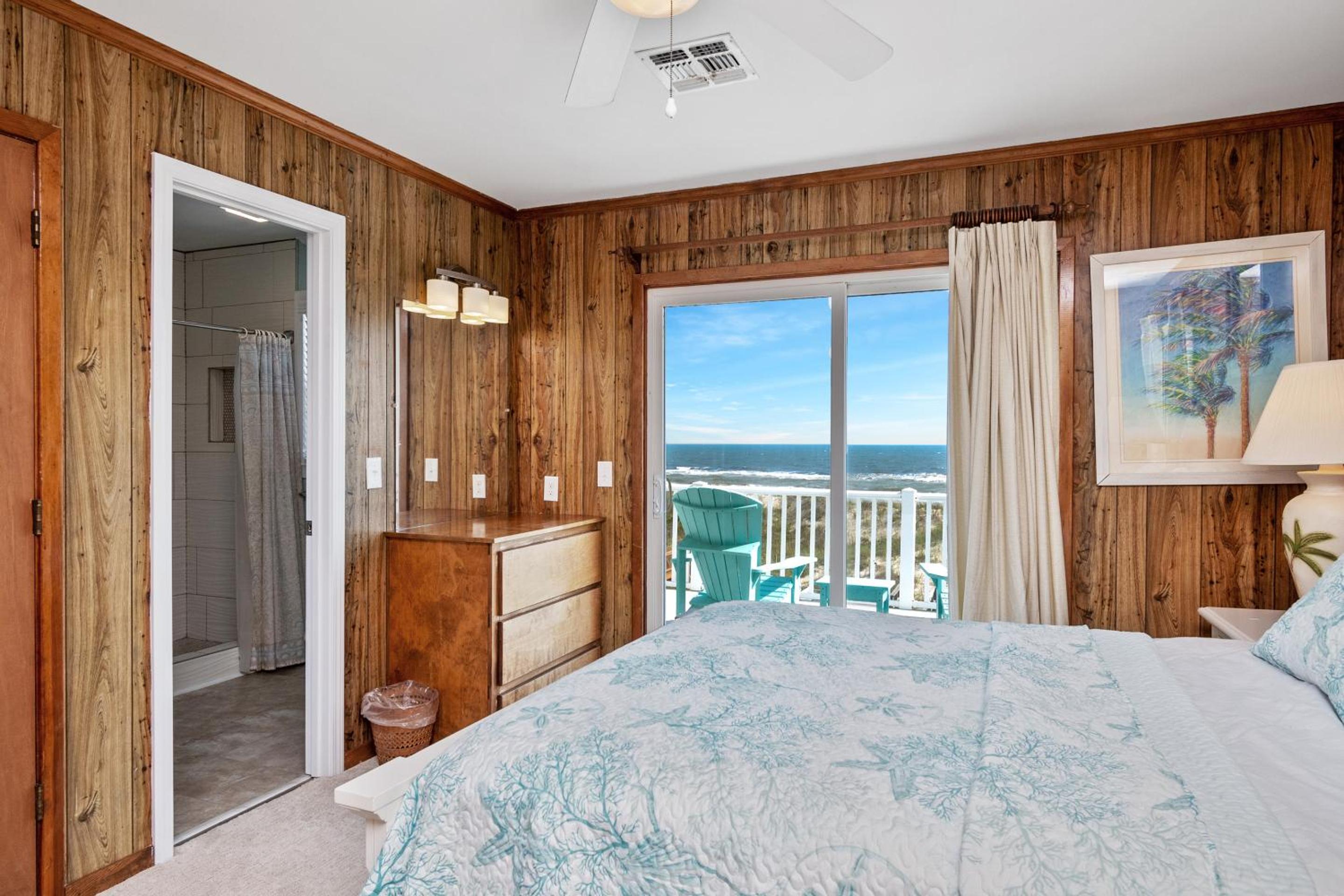 Five-Bedroom House photo 1