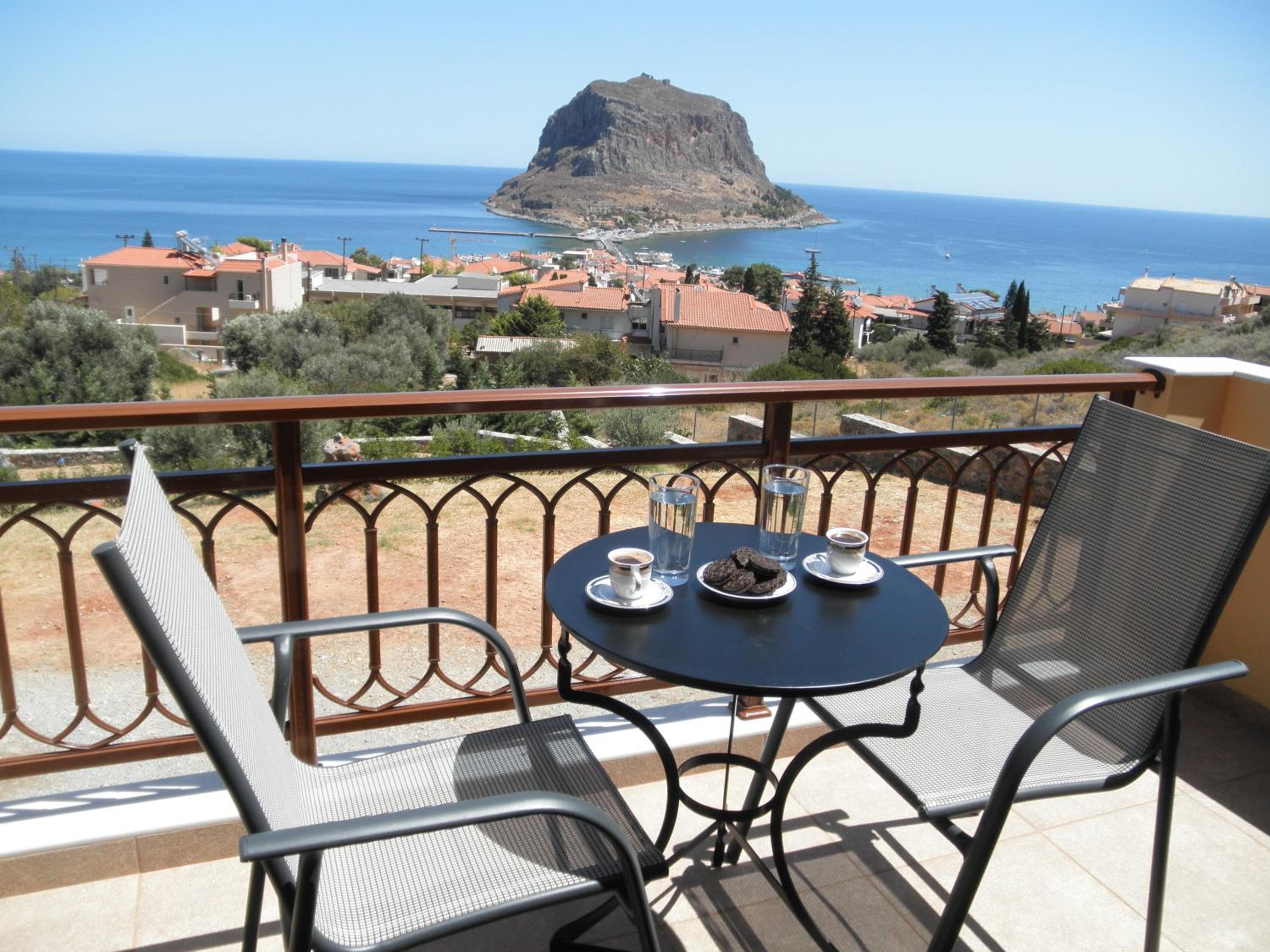Double Room with Sea View - Photo 5