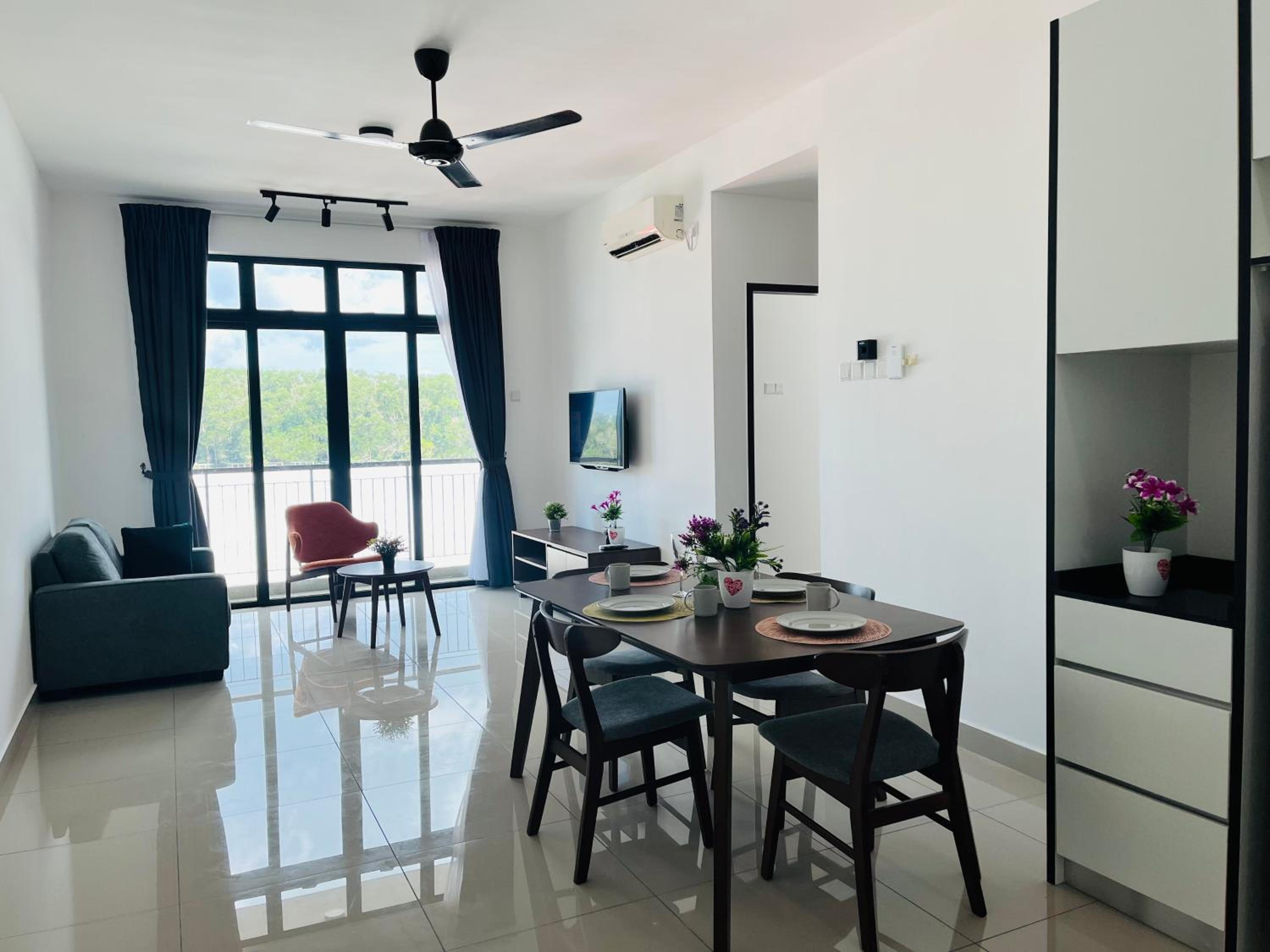 Two-Bedroom House - Photo 17