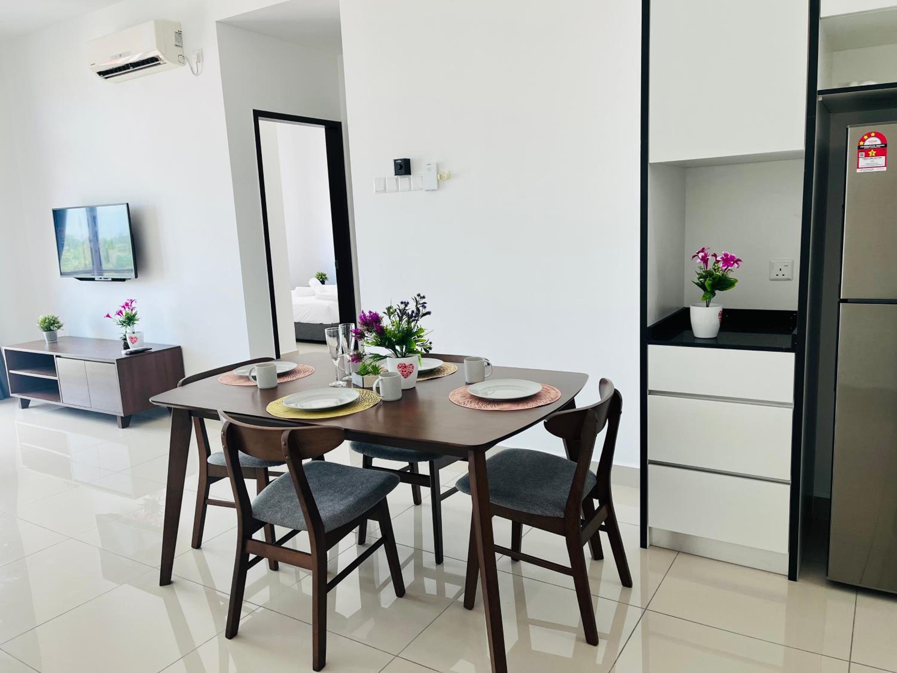 Two-Bedroom House - Photo 20