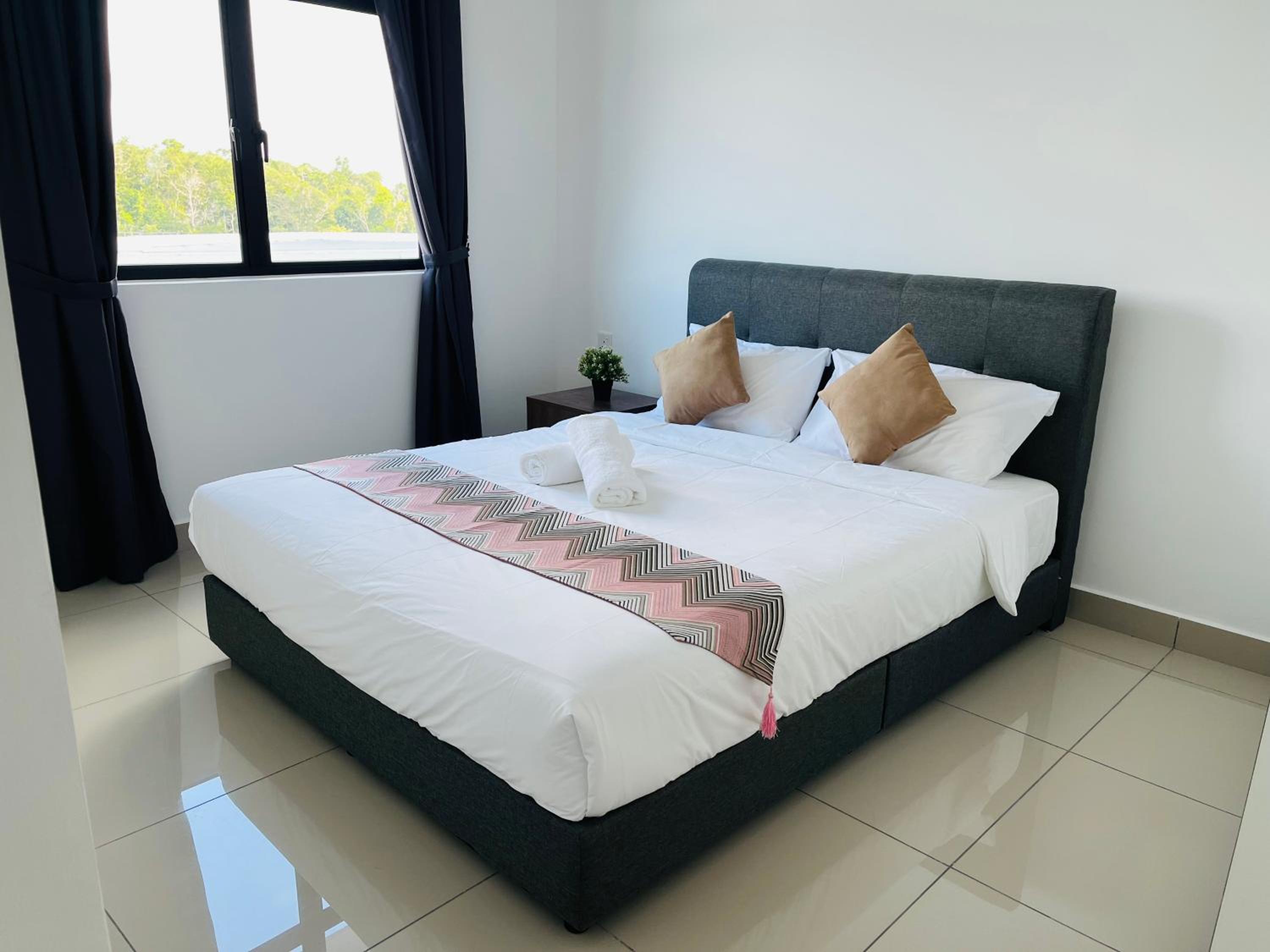 Two-Bedroom House - Photo 27