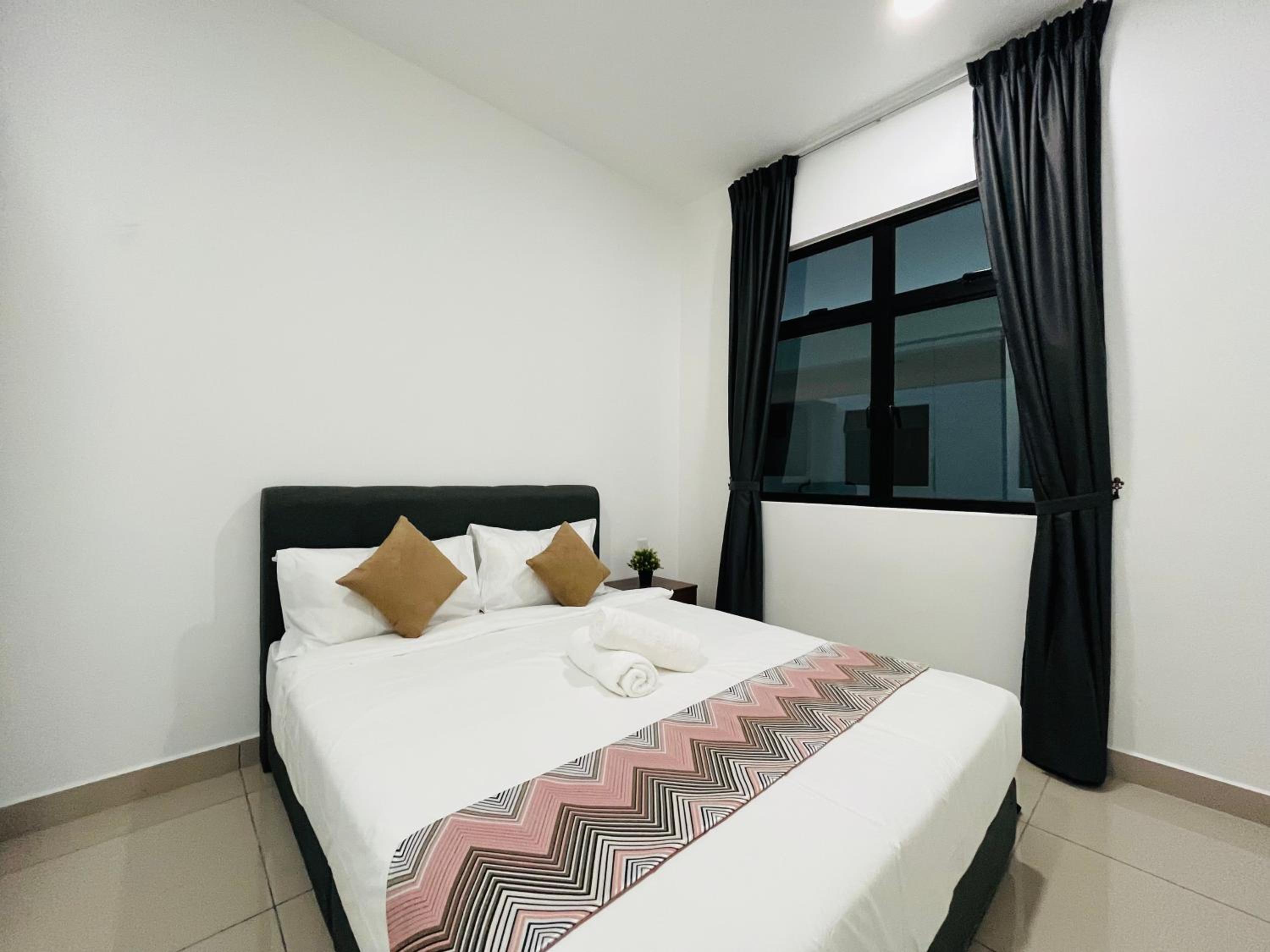 Two-Bedroom House - Photo 3
