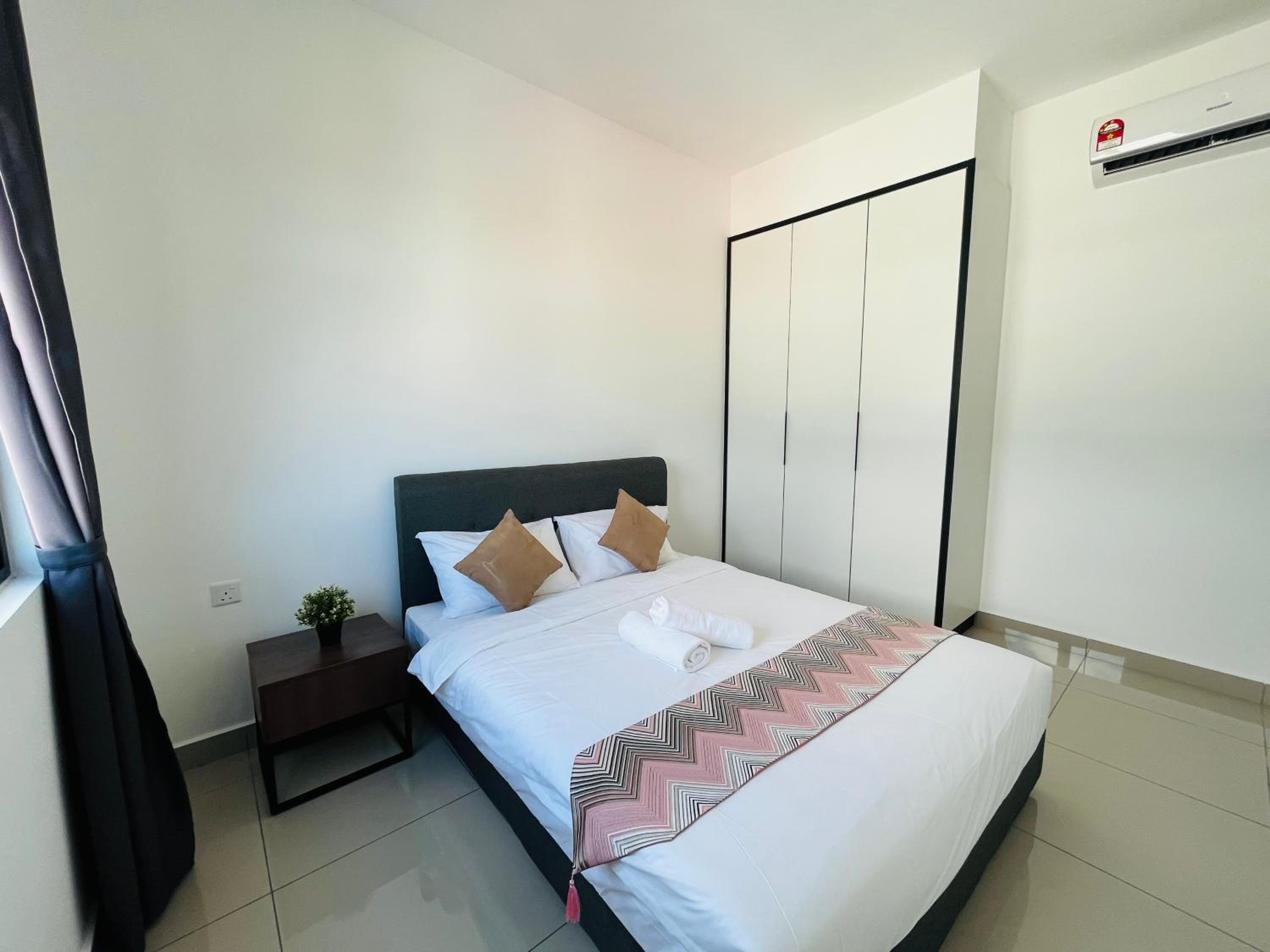 Two-Bedroom House - Photo 9