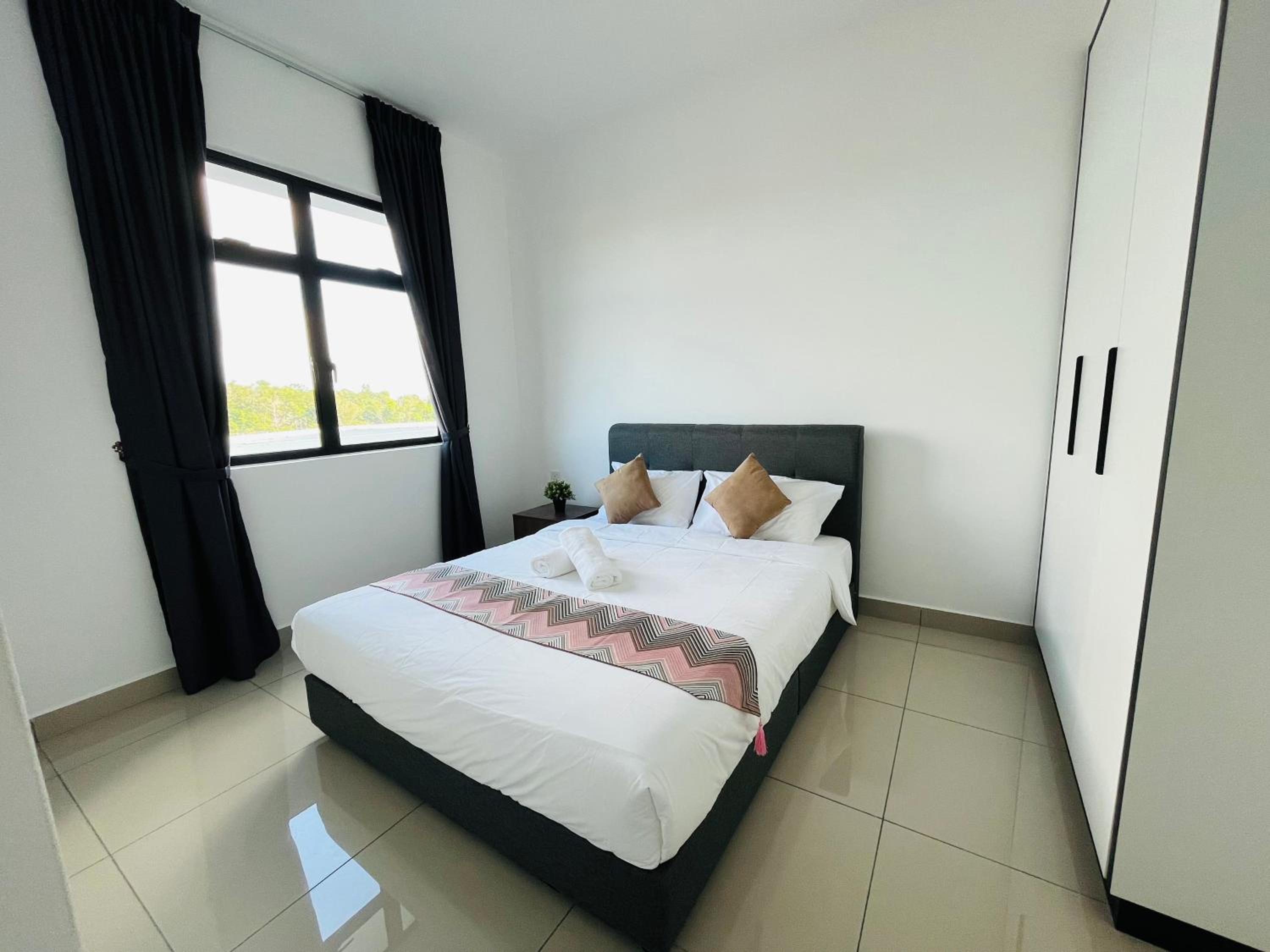 Two-Bedroom House - Photo 13