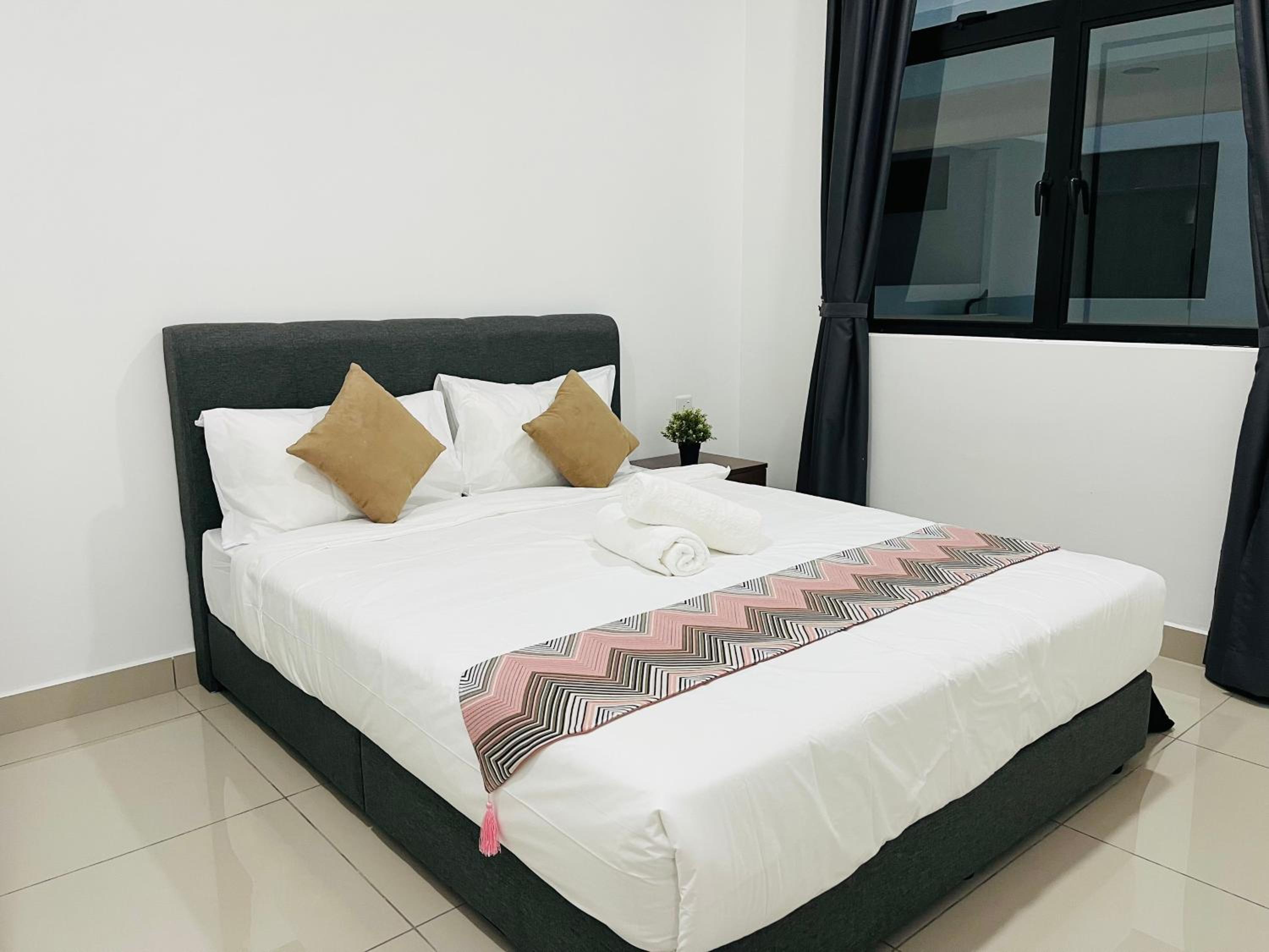 Two-Bedroom House - Photo 15