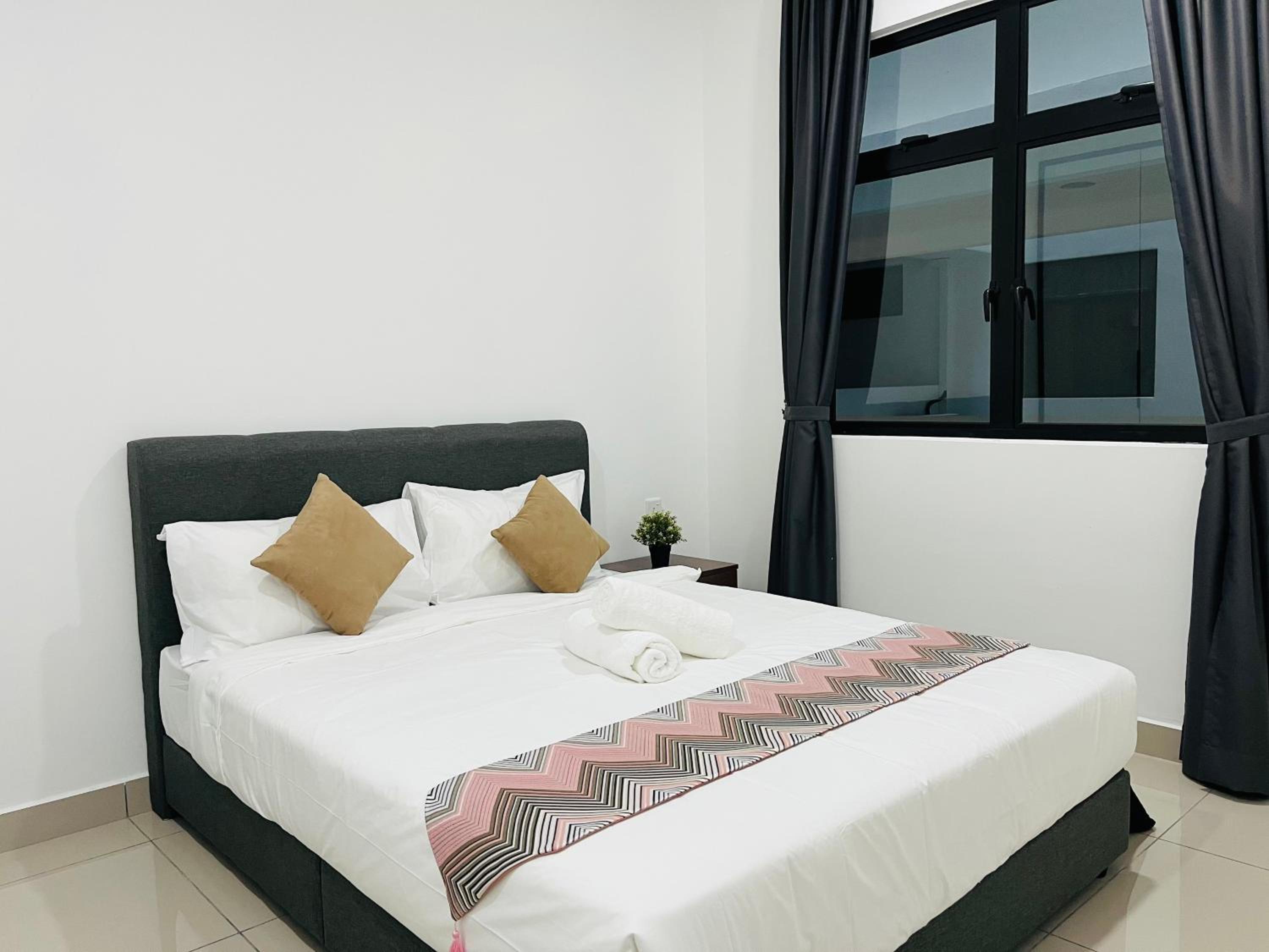 Two-Bedroom House - Photo 30