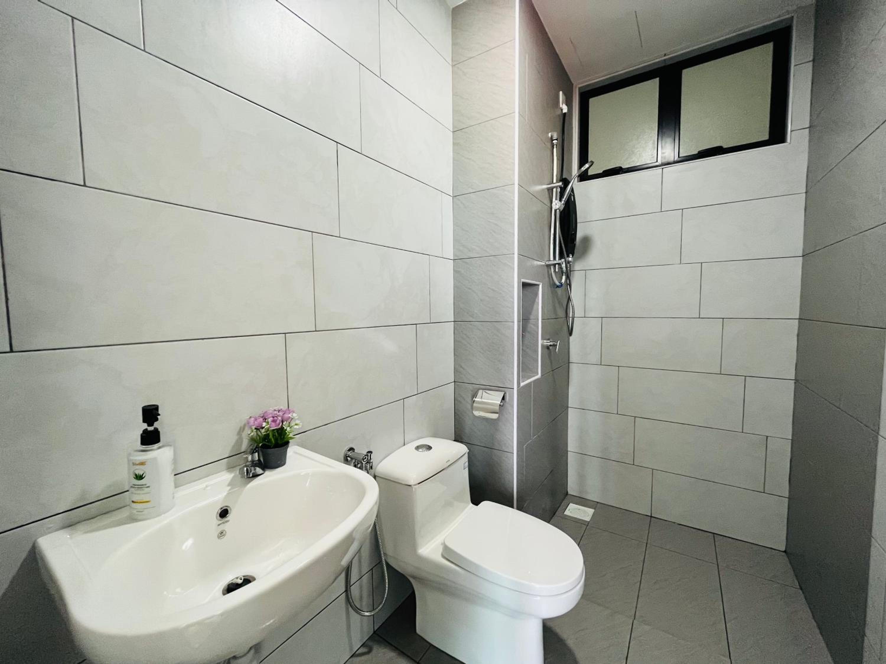 Two-Bedroom House - Photo 31