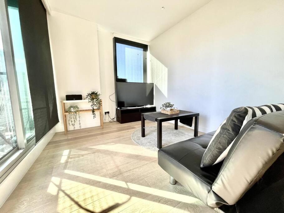 One-Bedroom Apartment - Photo 1