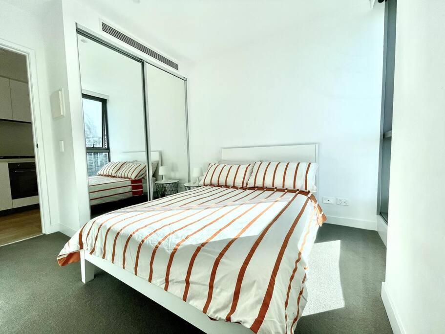 One-Bedroom Apartment - Photo 12