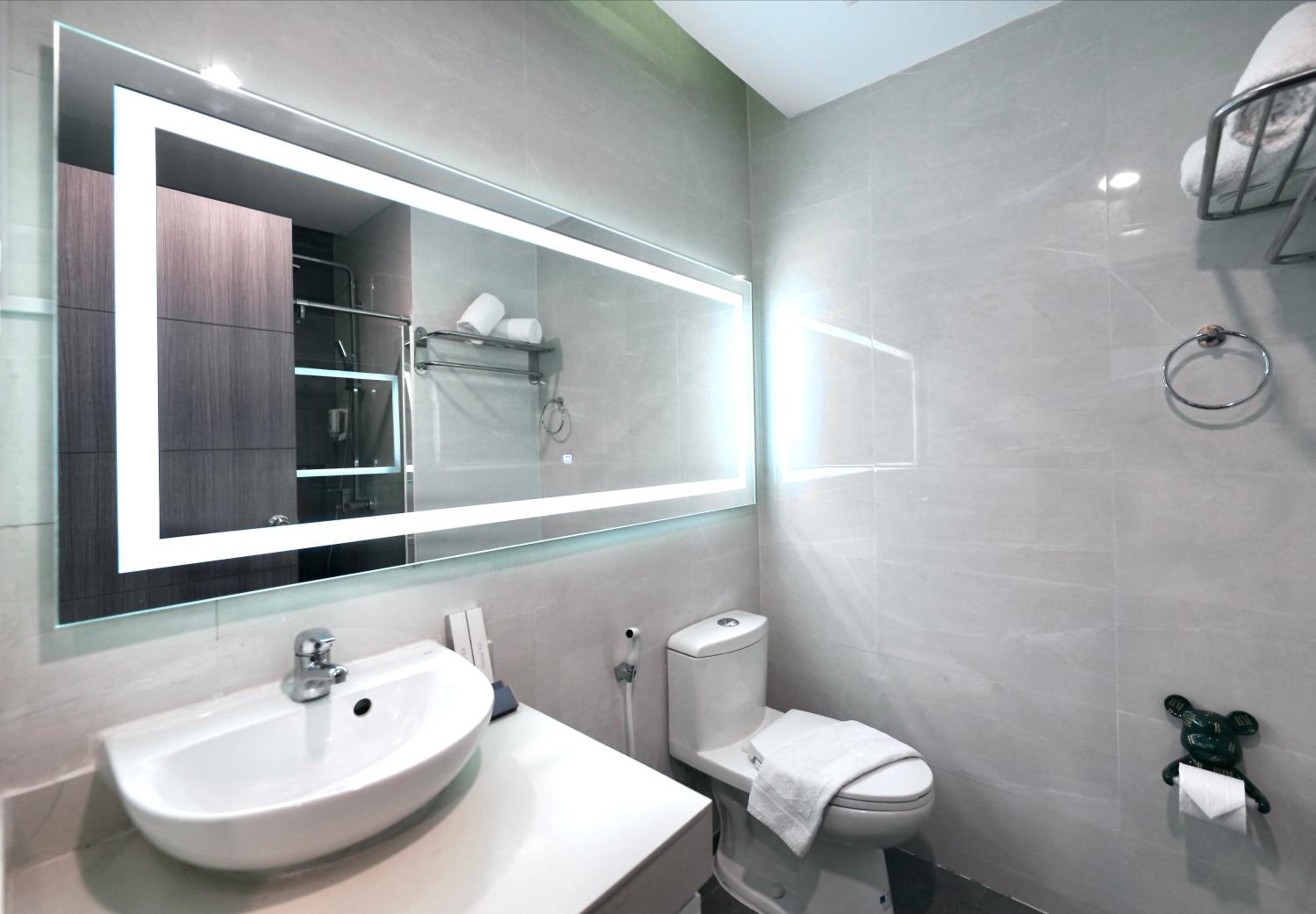 Deluxe Twin Room - Photo 9