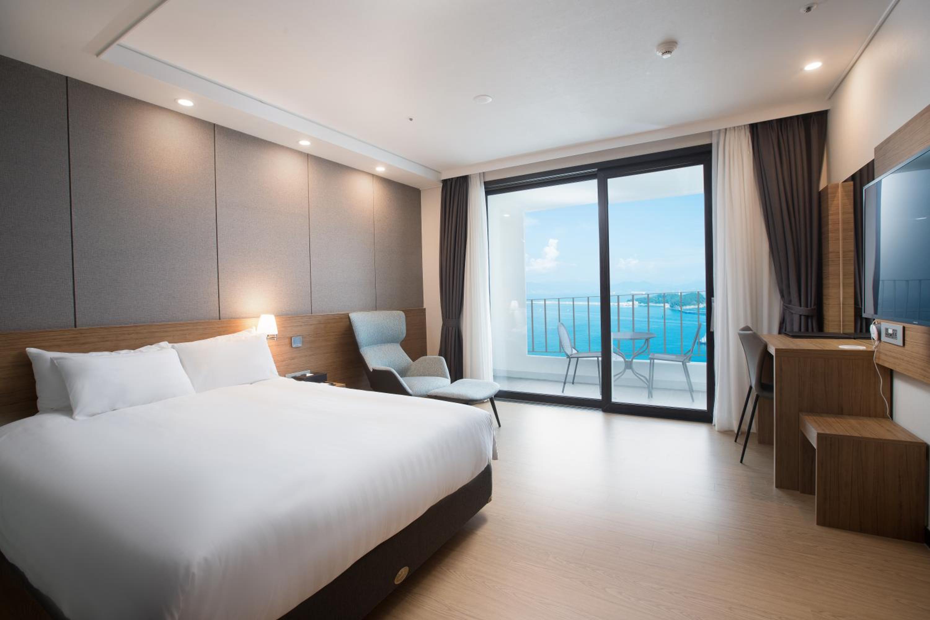 Limited Offer - Room Selected At Check In With Late Check-In From 18:00 - Free Breakfast For 1 Person - Photo 4