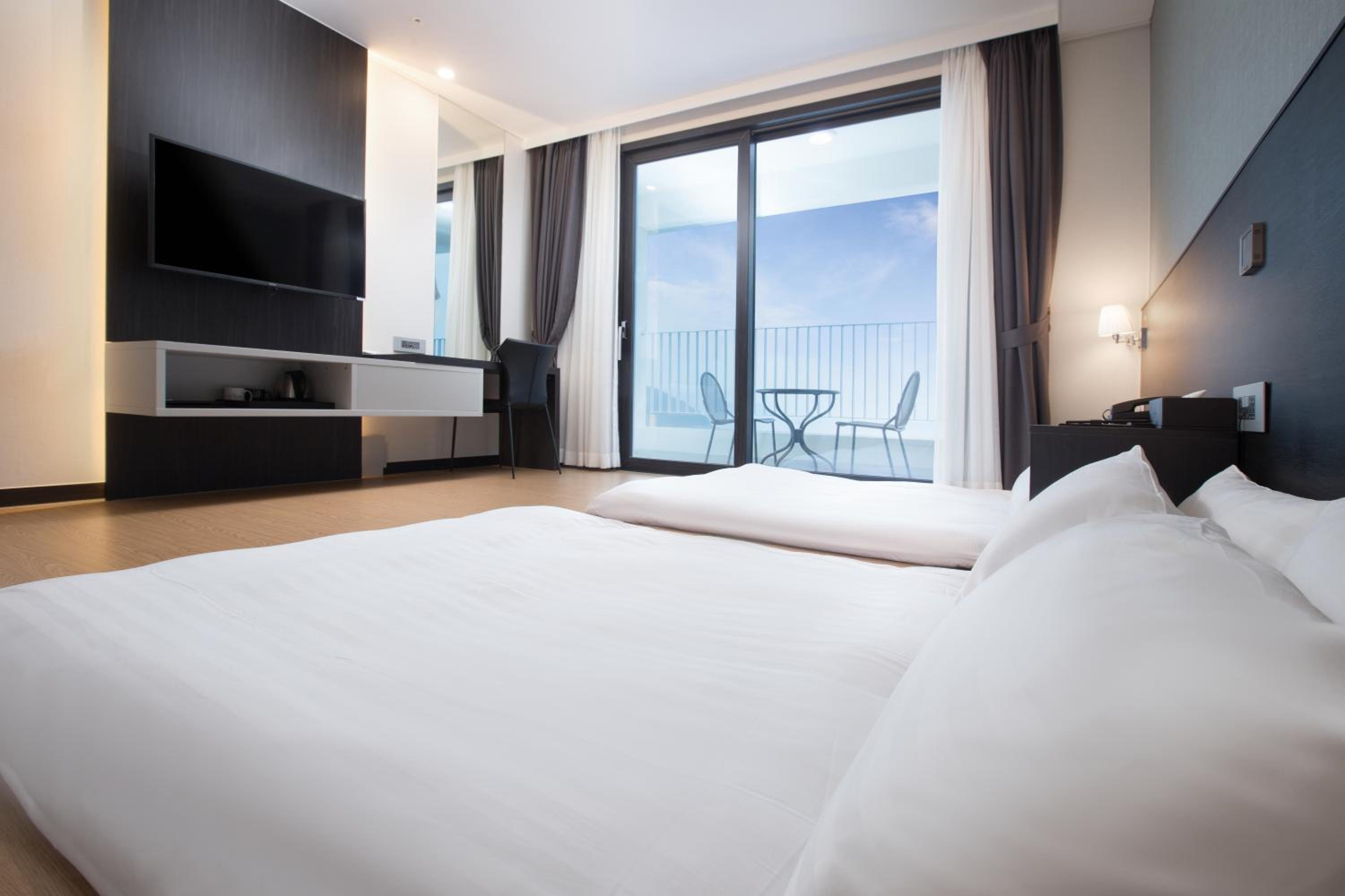 Special Offer - Korean Style Family Room With Sea View