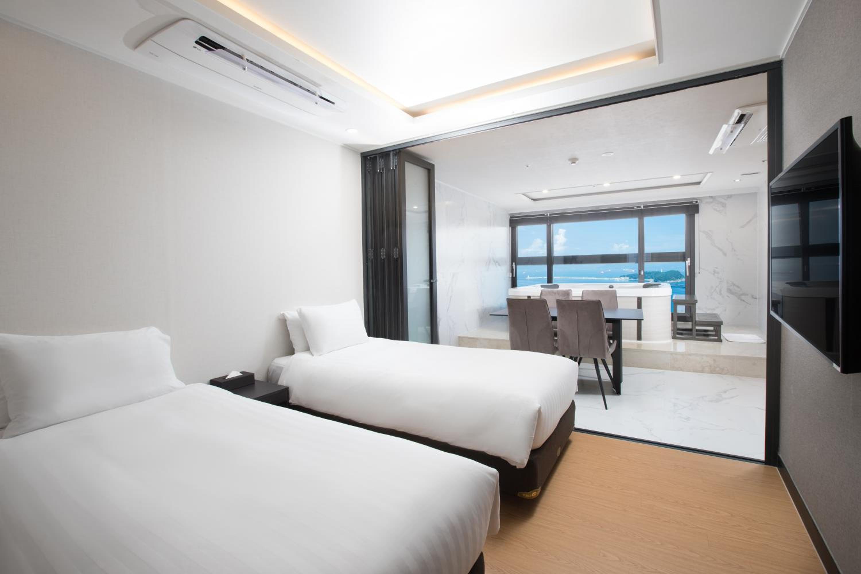 Suite With Spa Bath