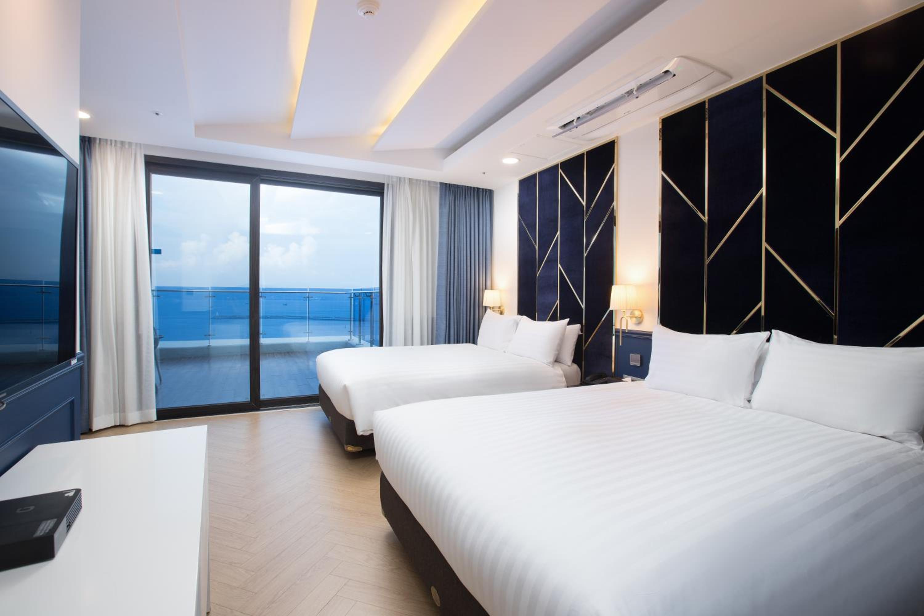 Suite With Private Pool