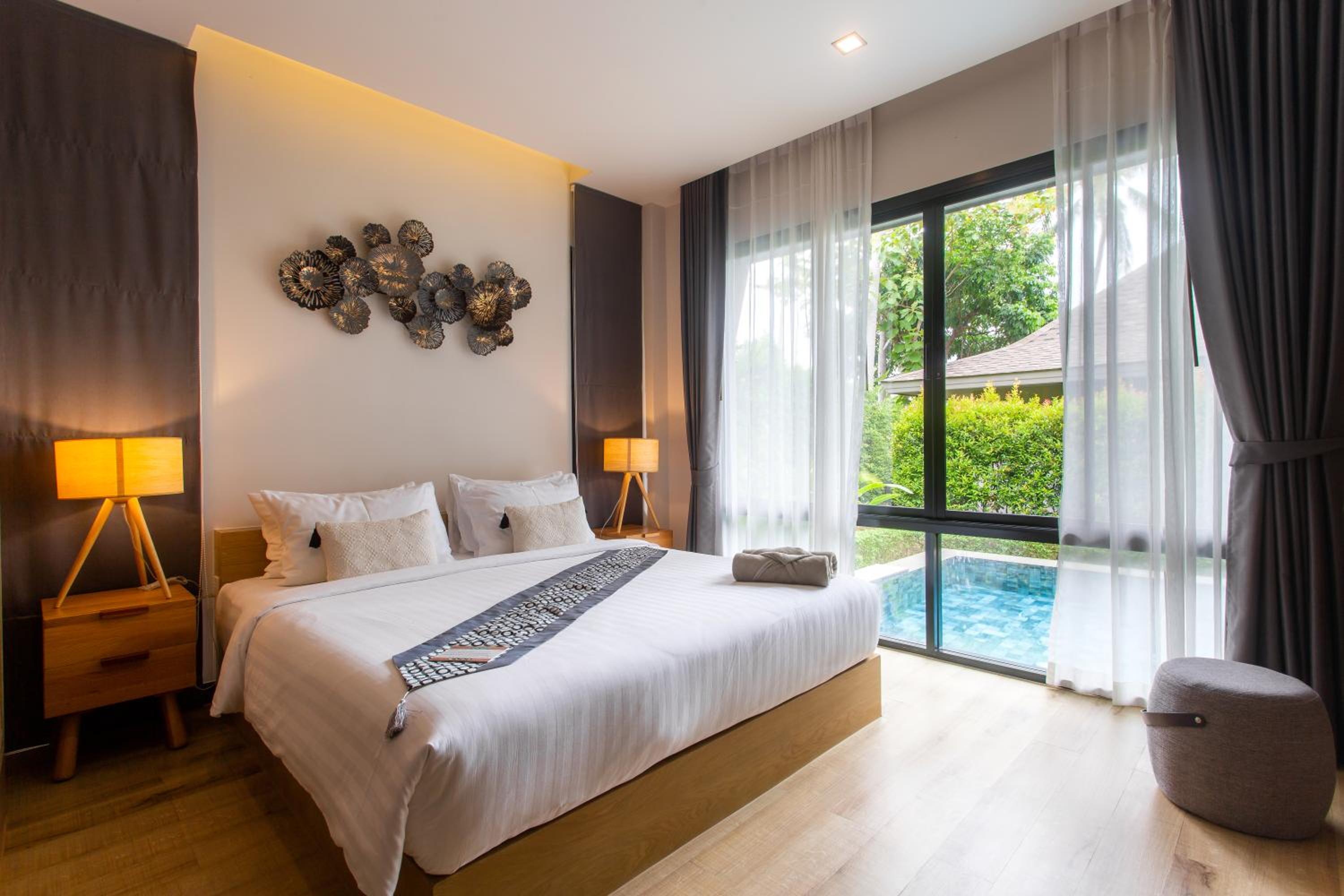 Villa with Private Pool - Photo 1