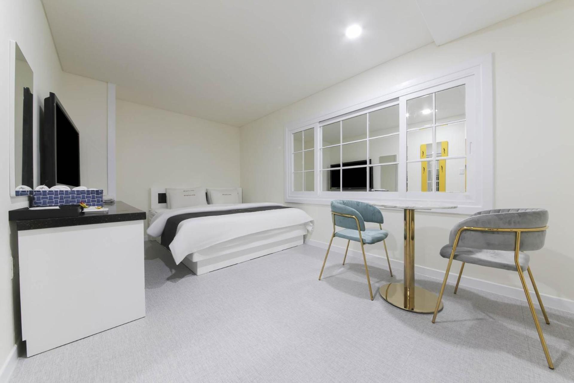 Standard Family Room - Photo 1
