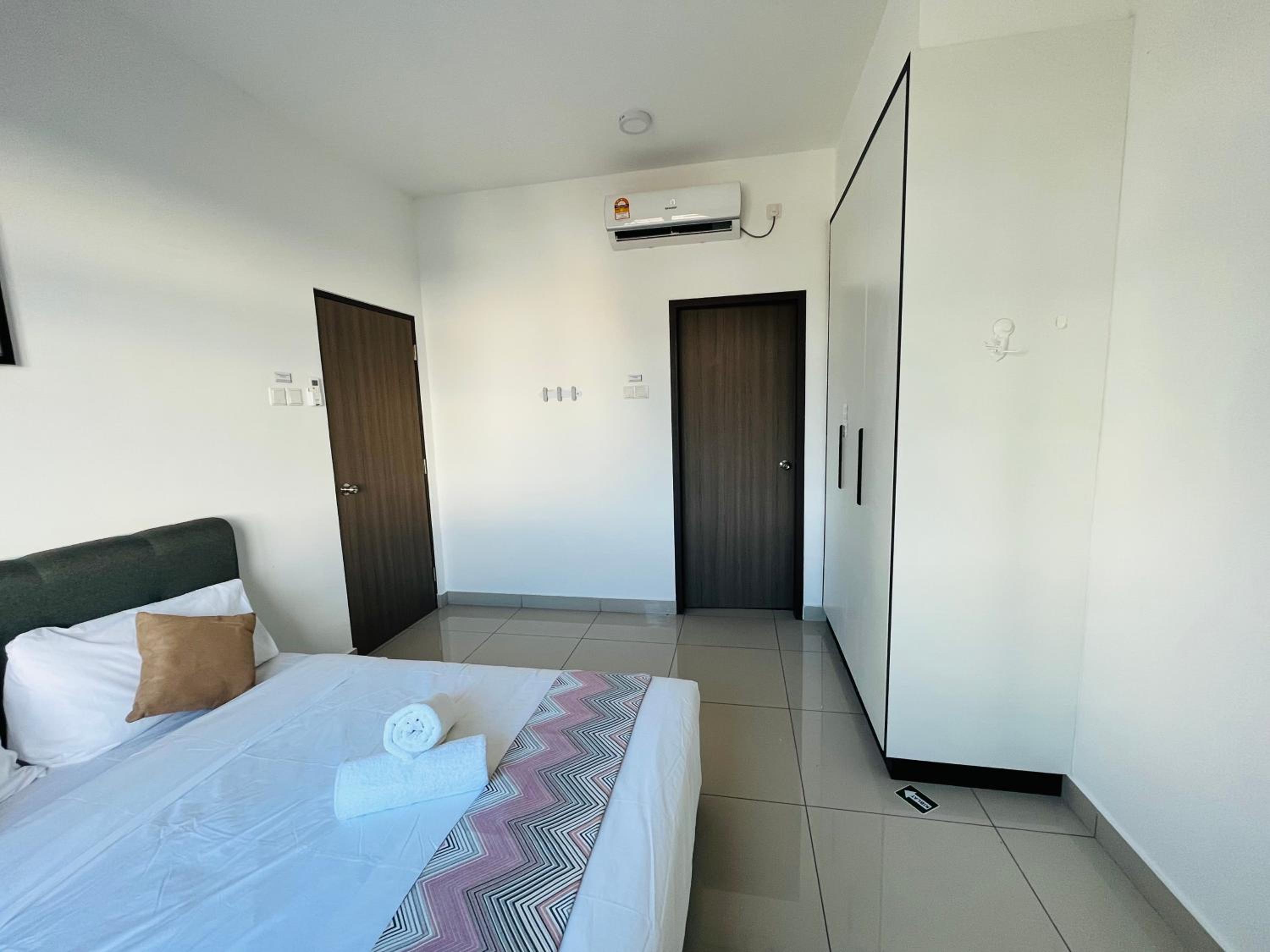 Three-Bedroom House - Photo 1