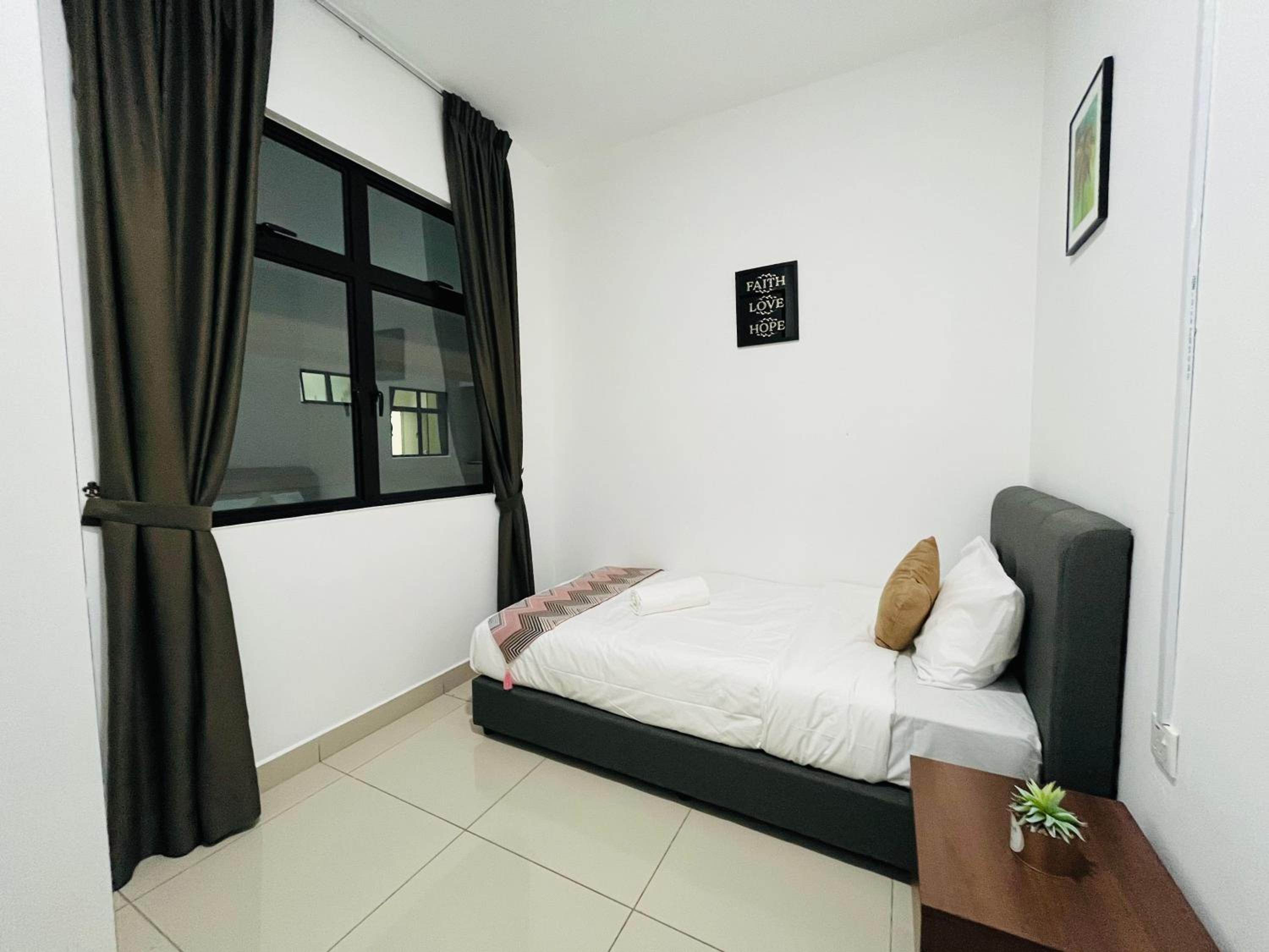 Three-Bedroom House - Photo 2