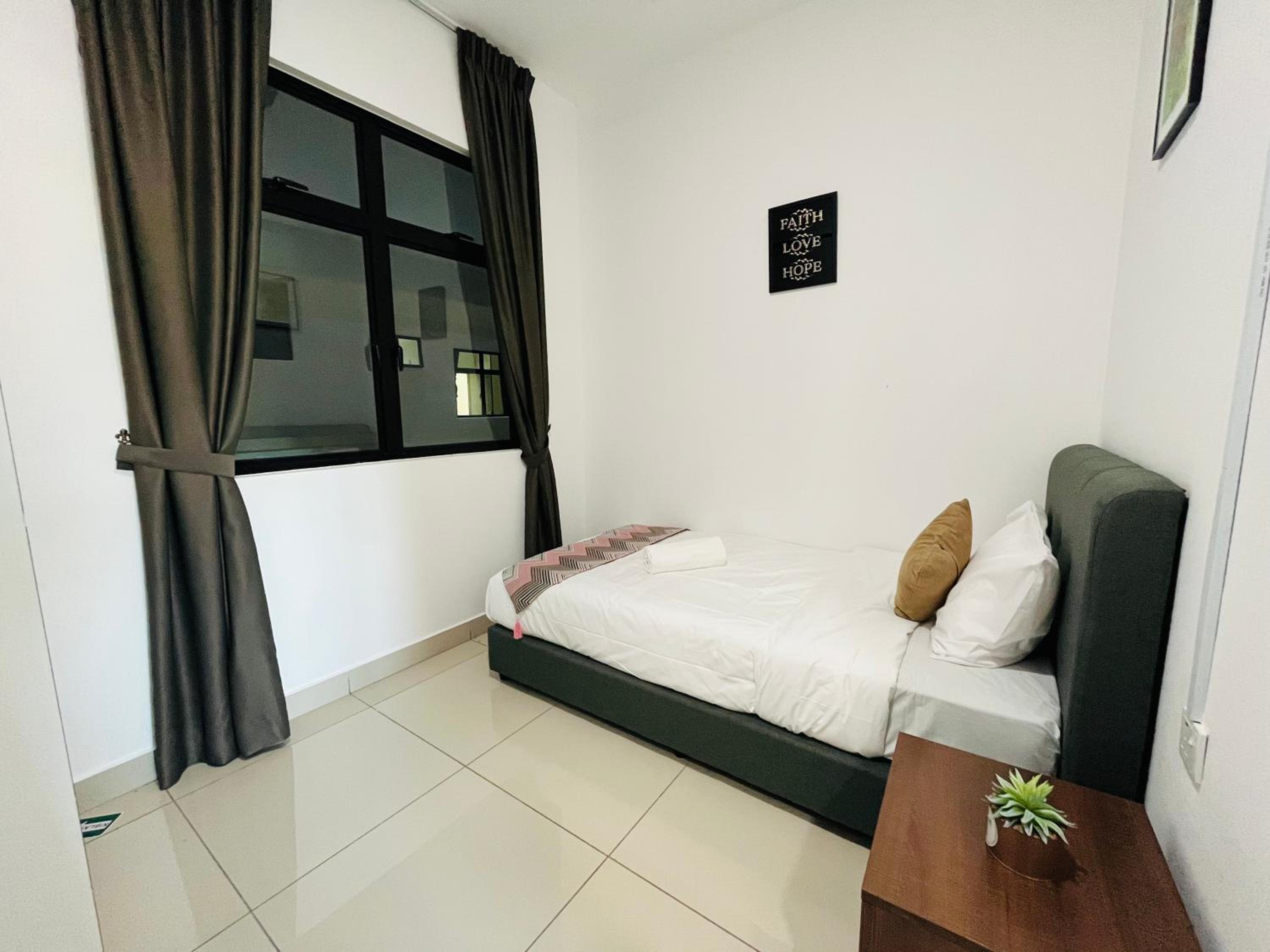 Three-Bedroom House - Photo 5