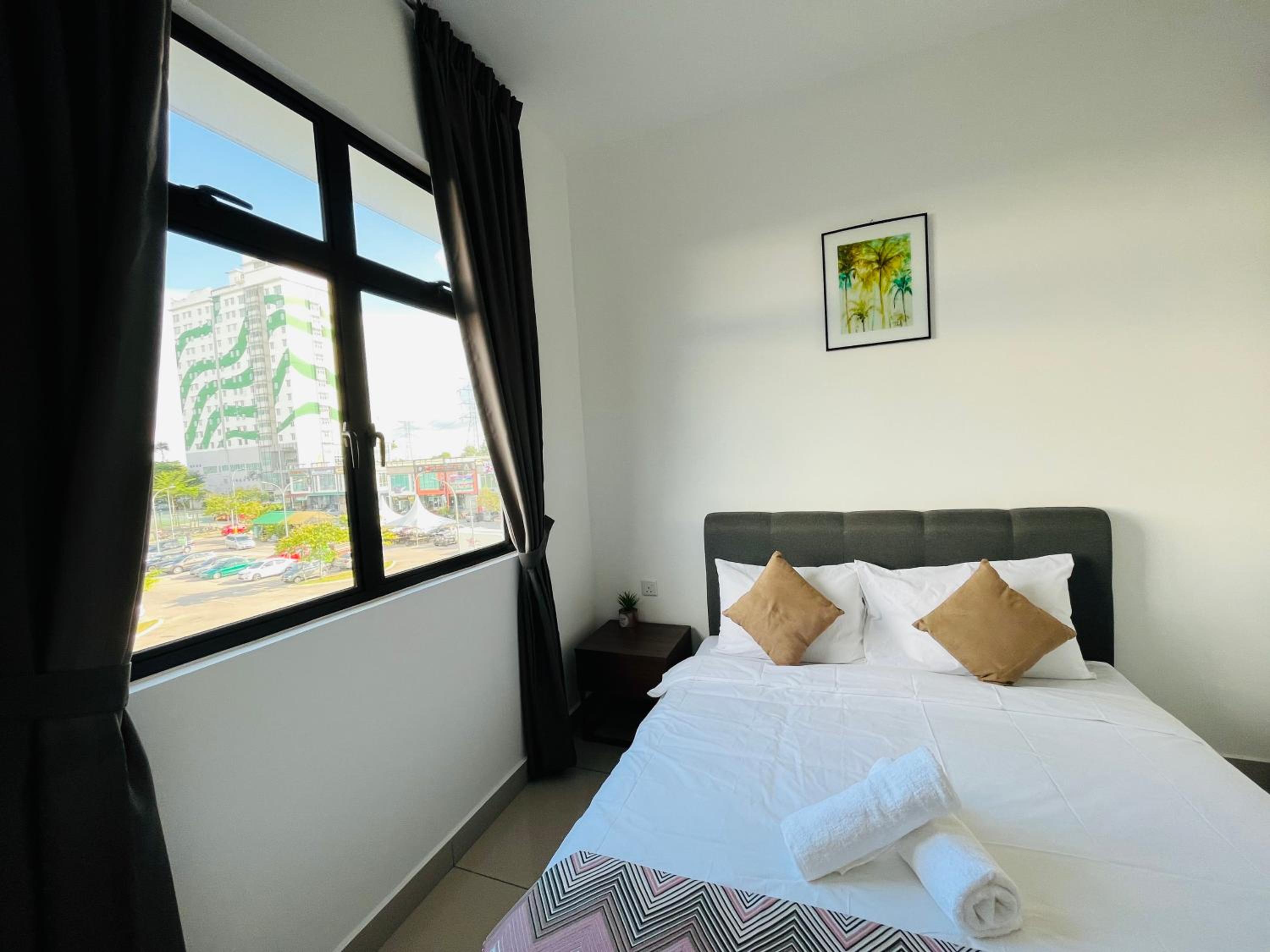 Three-Bedroom House - Photo 6