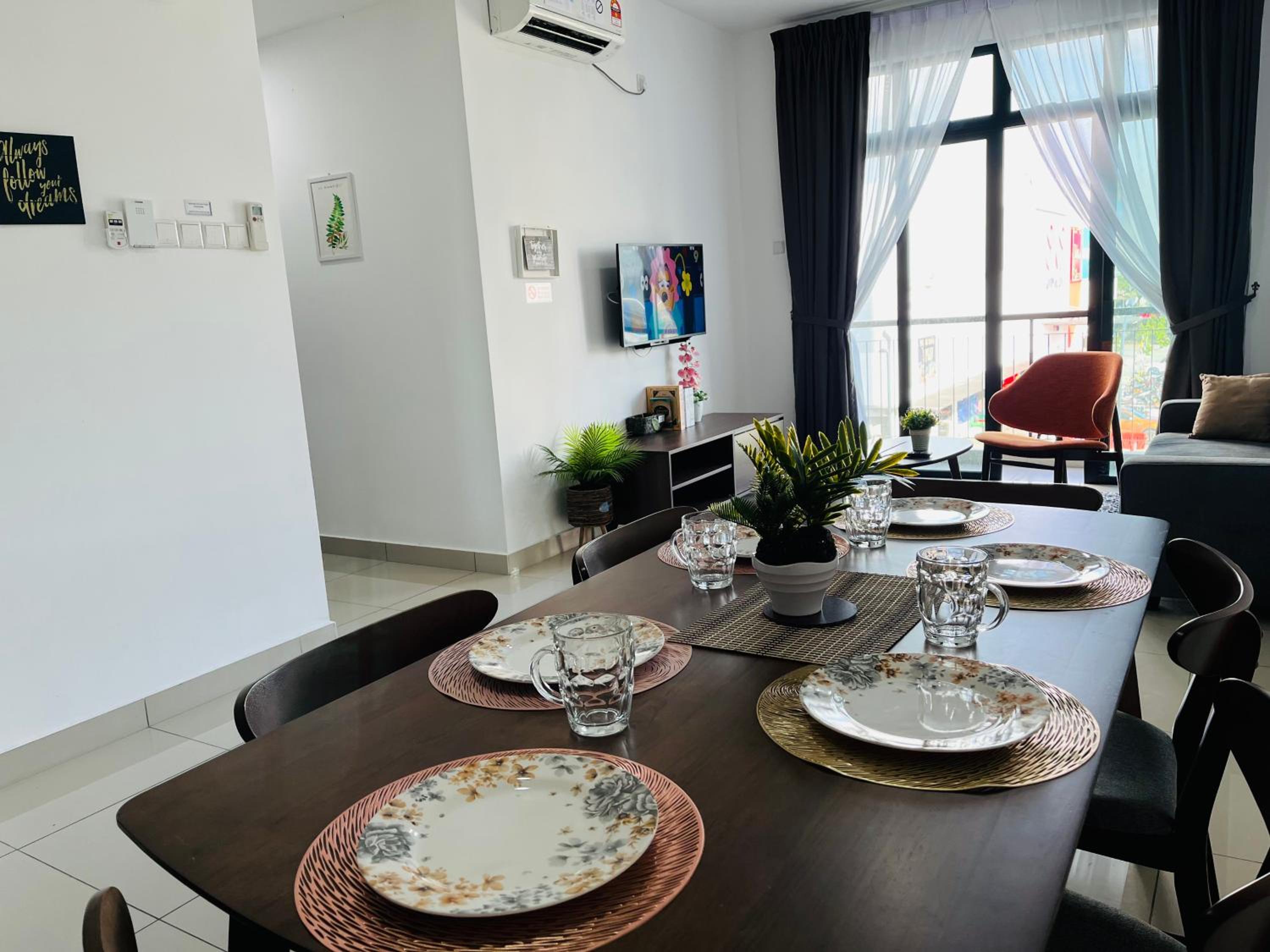 Three-Bedroom House - Photo 8