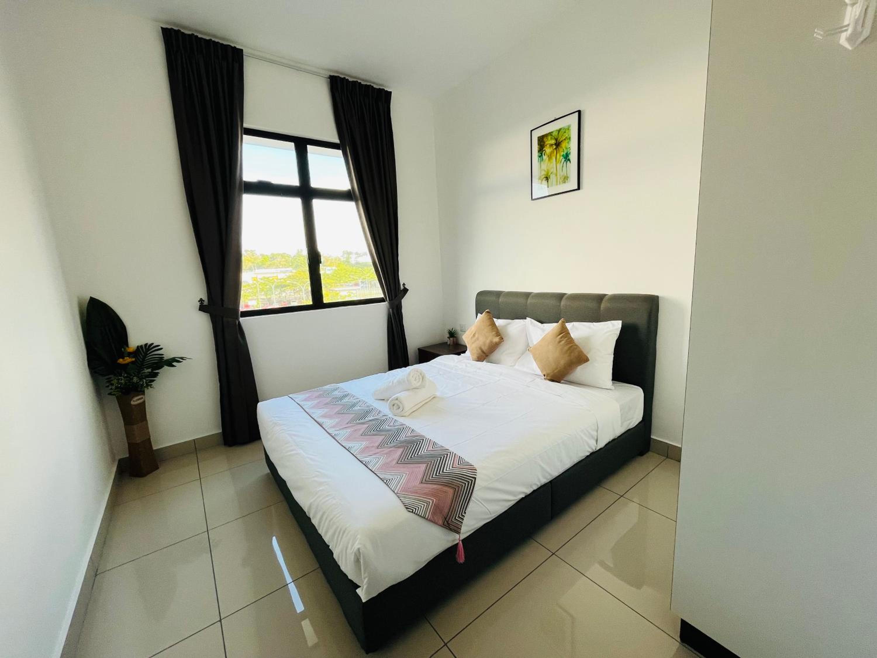Three-Bedroom House - Photo 9