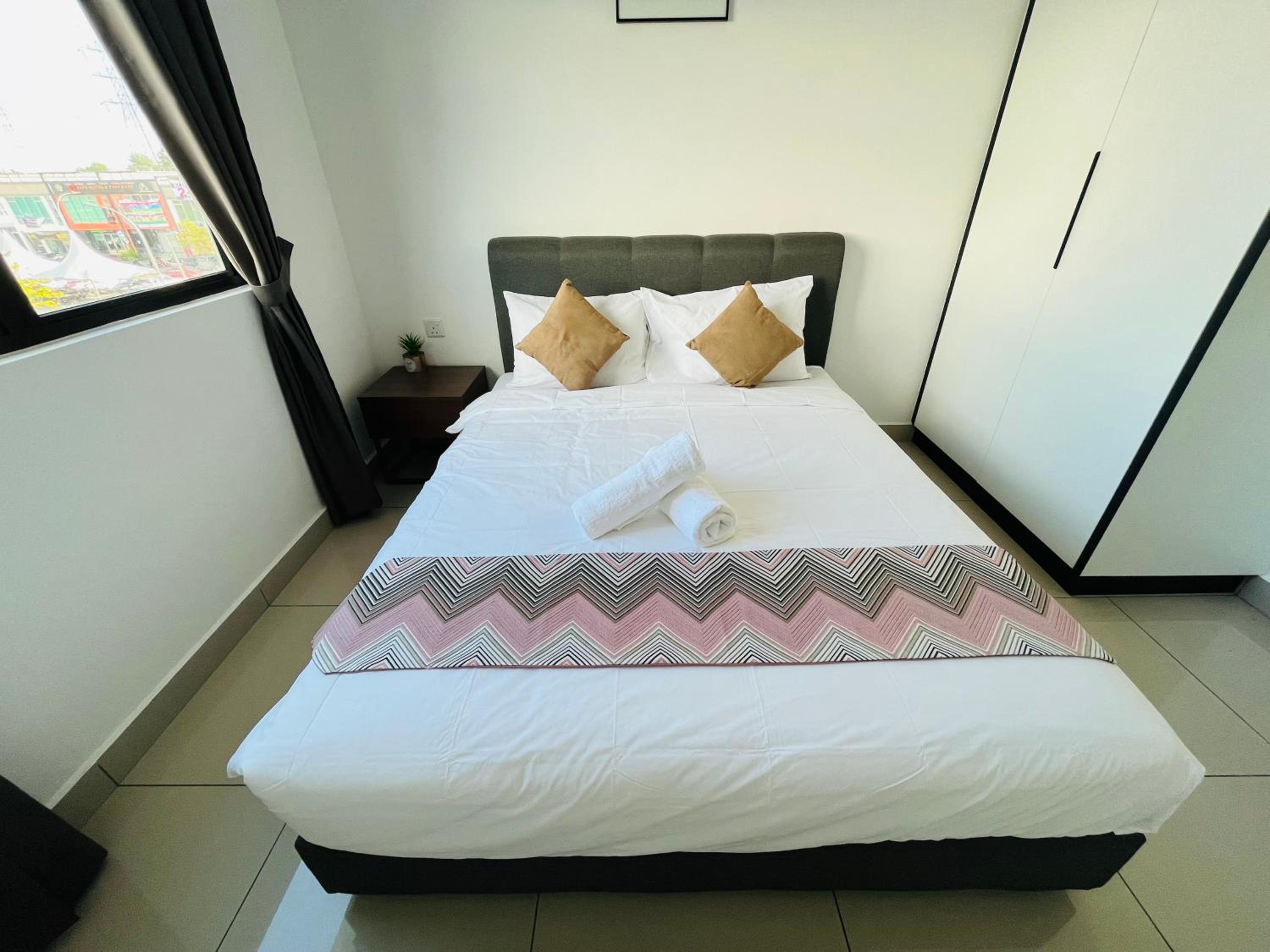 Three-Bedroom House - Photo 10