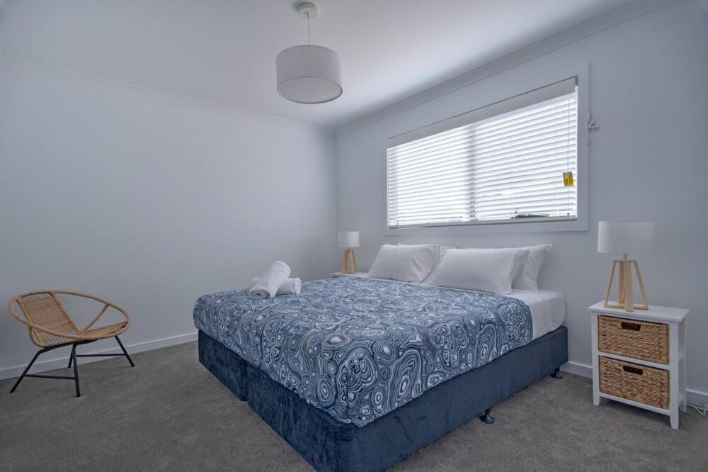 Three-Bedroom House photo 2